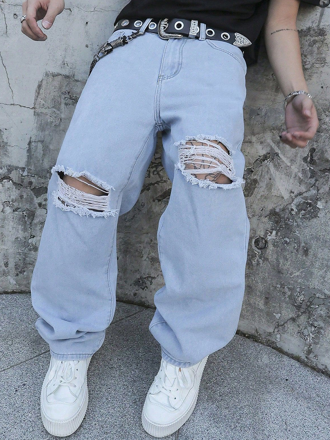 Xee Men Loose Slash Knee Bleached Stretchable Jeans