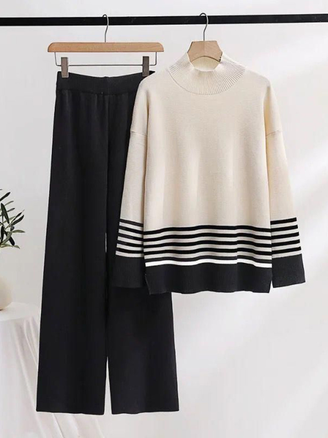 Miss Mosa By Akanksha  Black Alfred Woollen Co-Ords Set