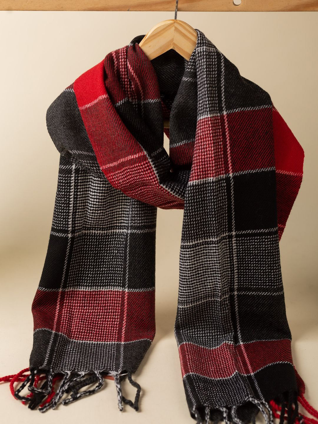 KUSVAA Unisex Akhil Woolen Muffler