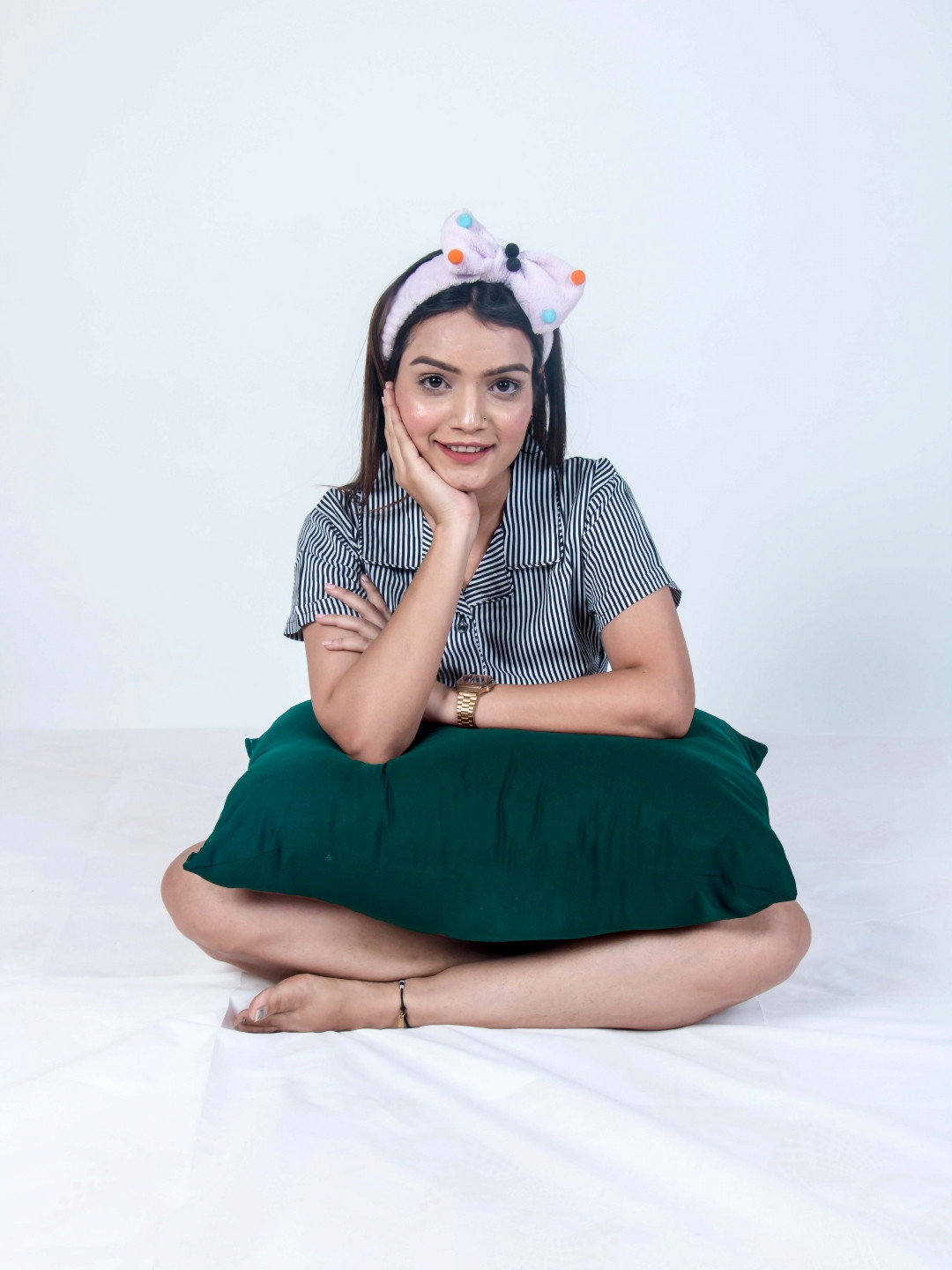 Siroki Bond Soft Fluffy Green Solid Polyester Breathable Medium Fibre Sleep Pillow-40.64 x 60.94 cm