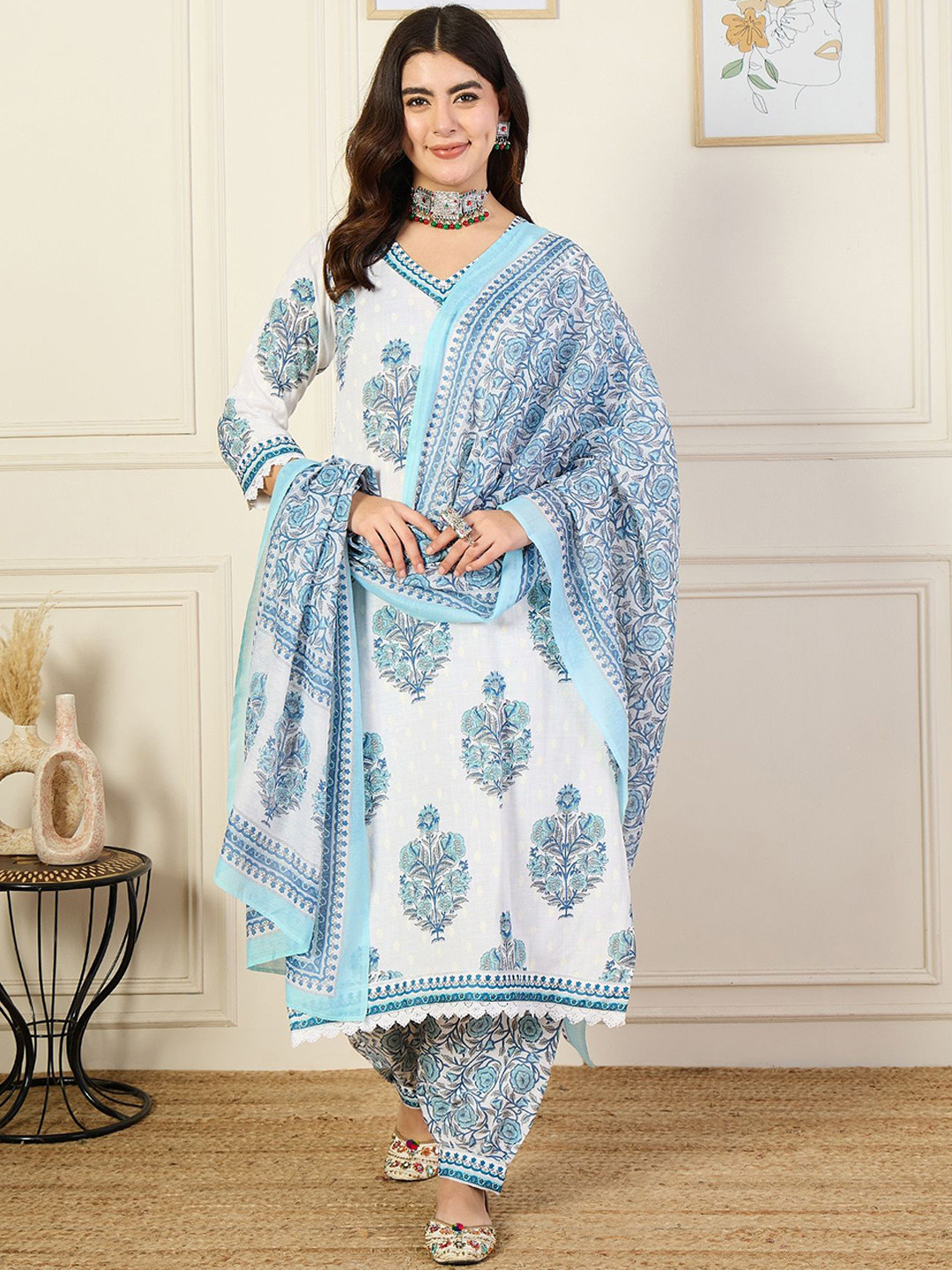 KLOSIA Floral Printed V-Neck Kurta With Trouser And Dupatta