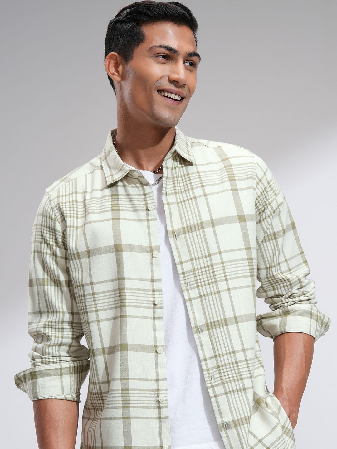 HIGHLANDER Men Spread Collar Tartan Checked Cotton Casual Shirt