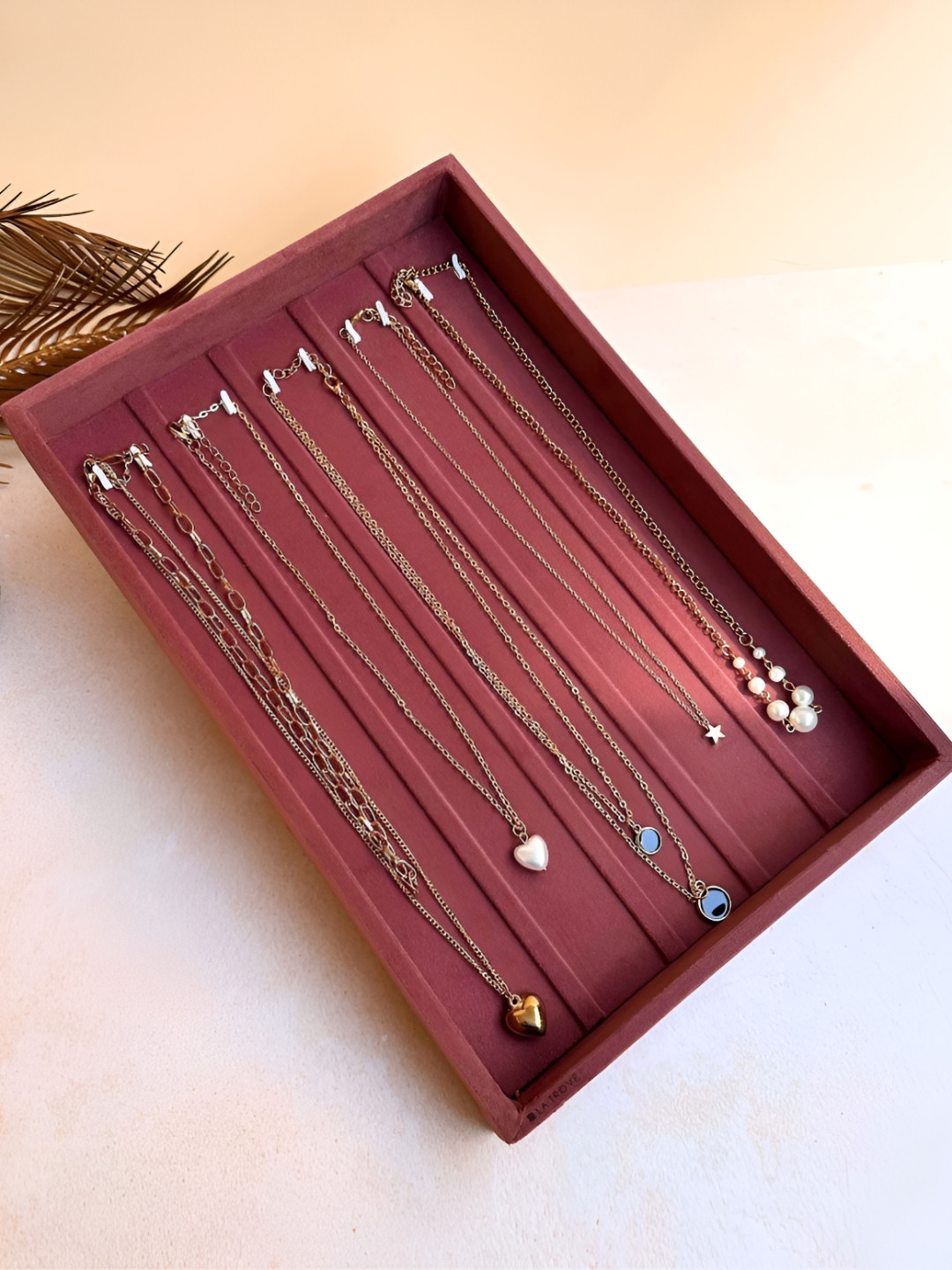 La Trove 10  Hook Pink Velvet Chain Organizer Tray