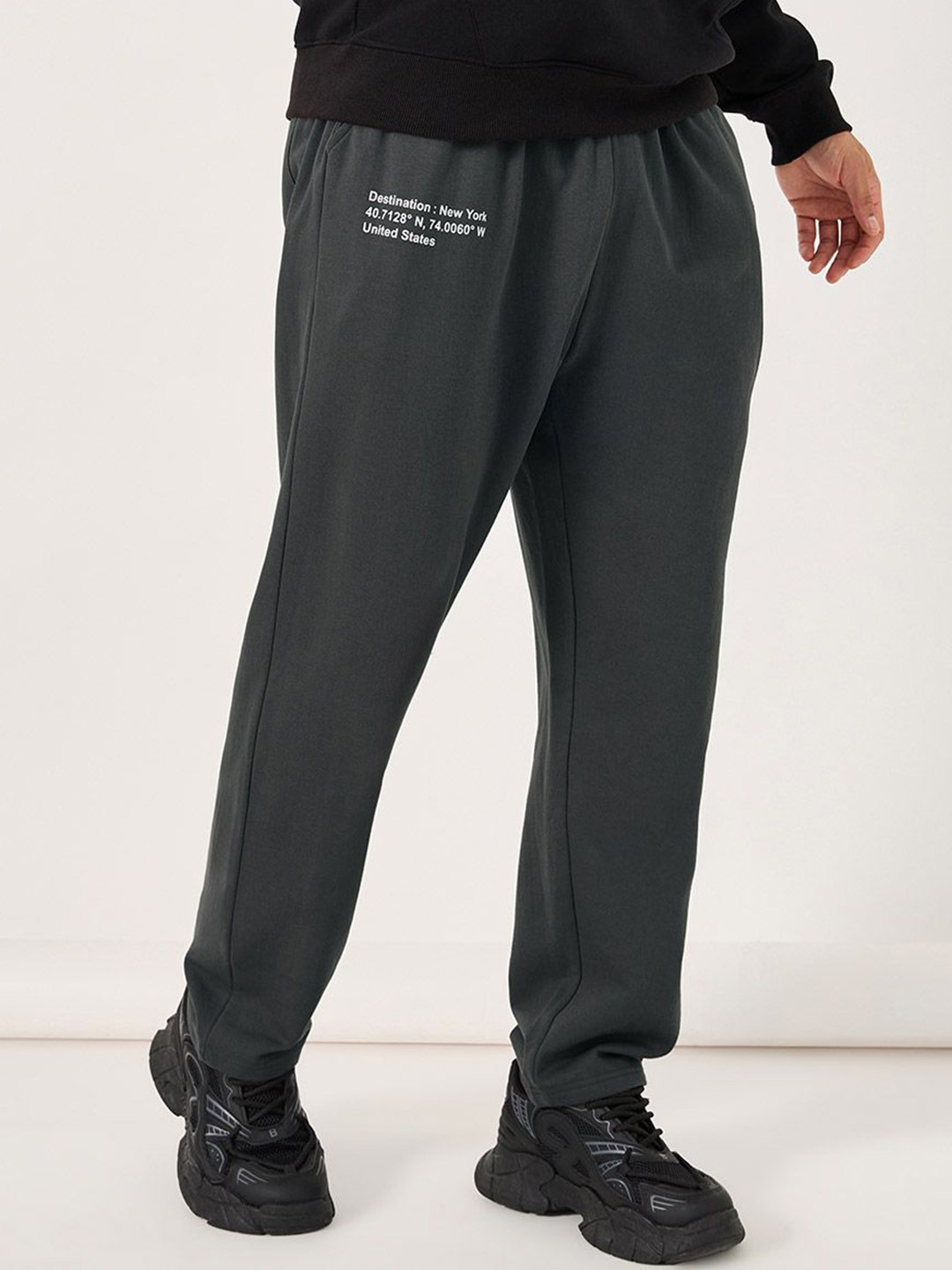 Styli Men Oversize Open Hem Cotton Jogger With Minimalist Graphic