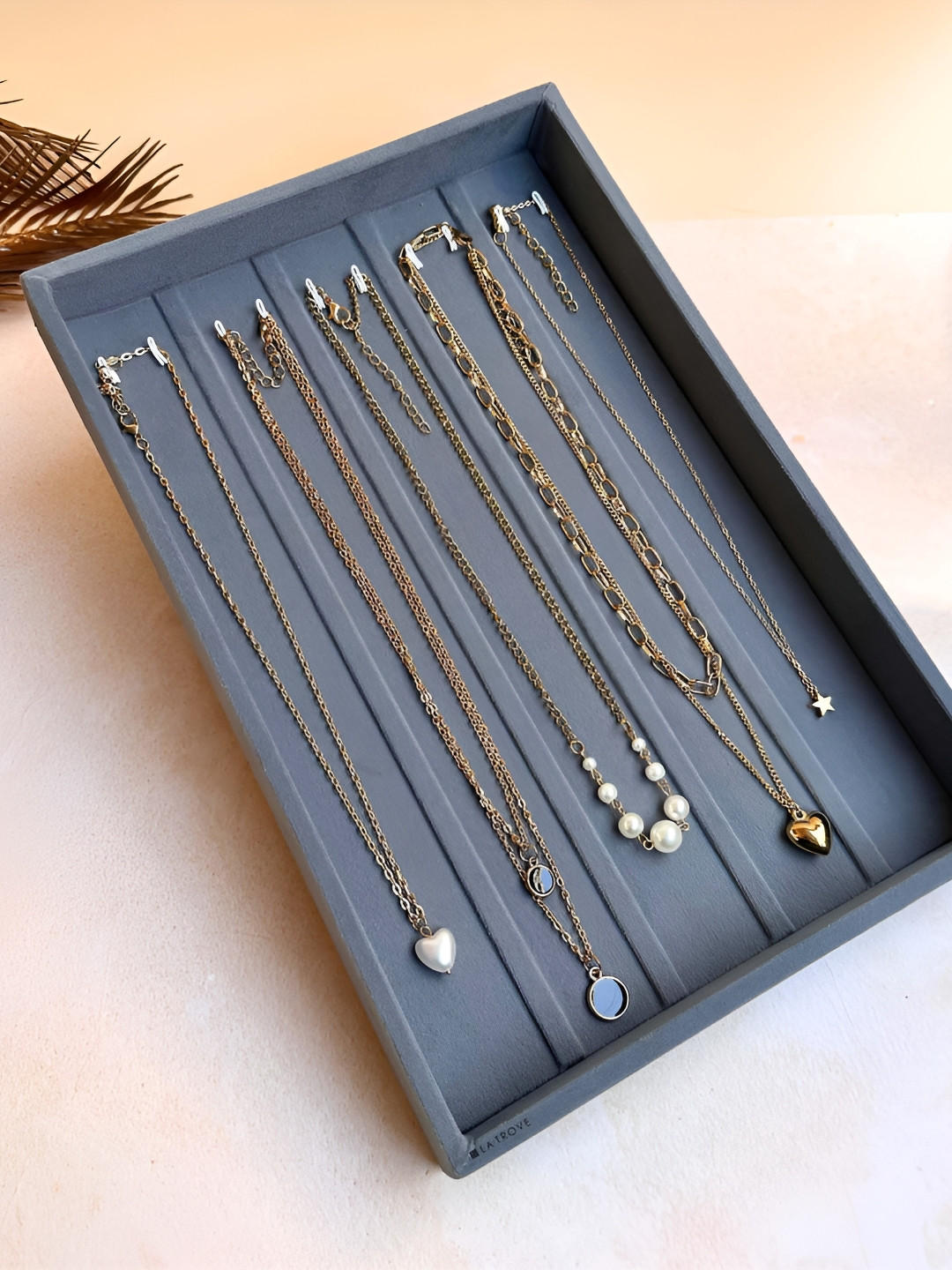 La Trove 10  Hook Grey Velvet Chain Organizer Tray