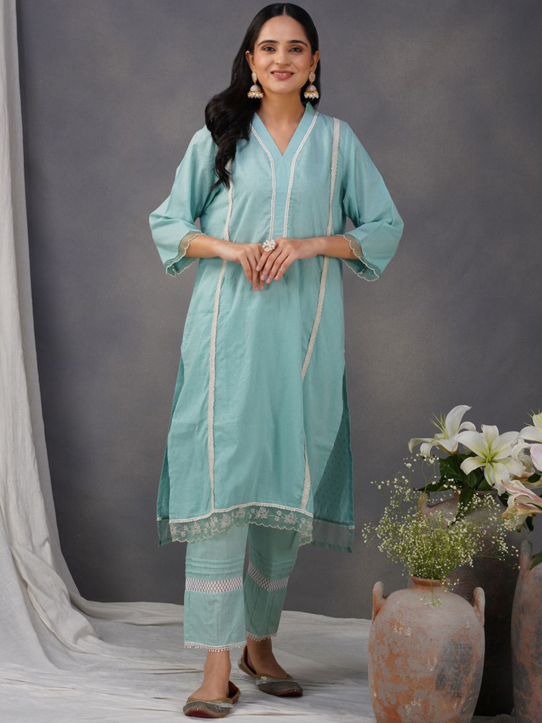 zuri V-Neck Panelled Cotton Straight Kurta