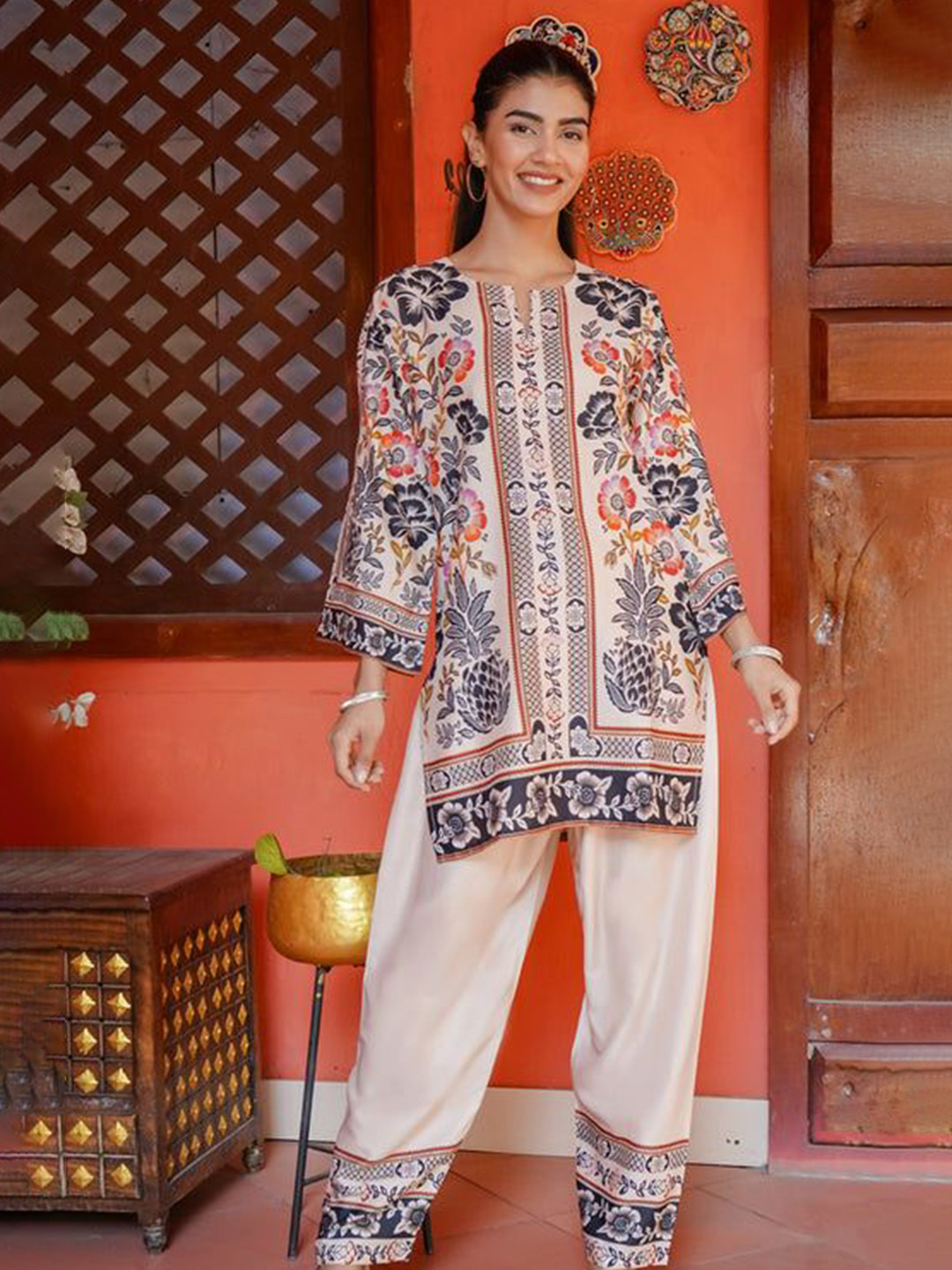 HOUSE OF KARI Printkari Floral Printed Ethnic Tunic with Palazzo
