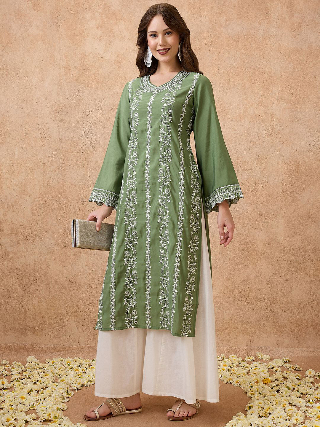Globus Floral Embroidered V-Neck Scalloped Bell Sleeves Straight Festive Kurta
