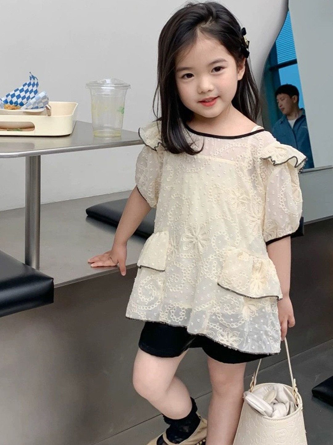 LULU & SKY Floral Puff Sleeve Top