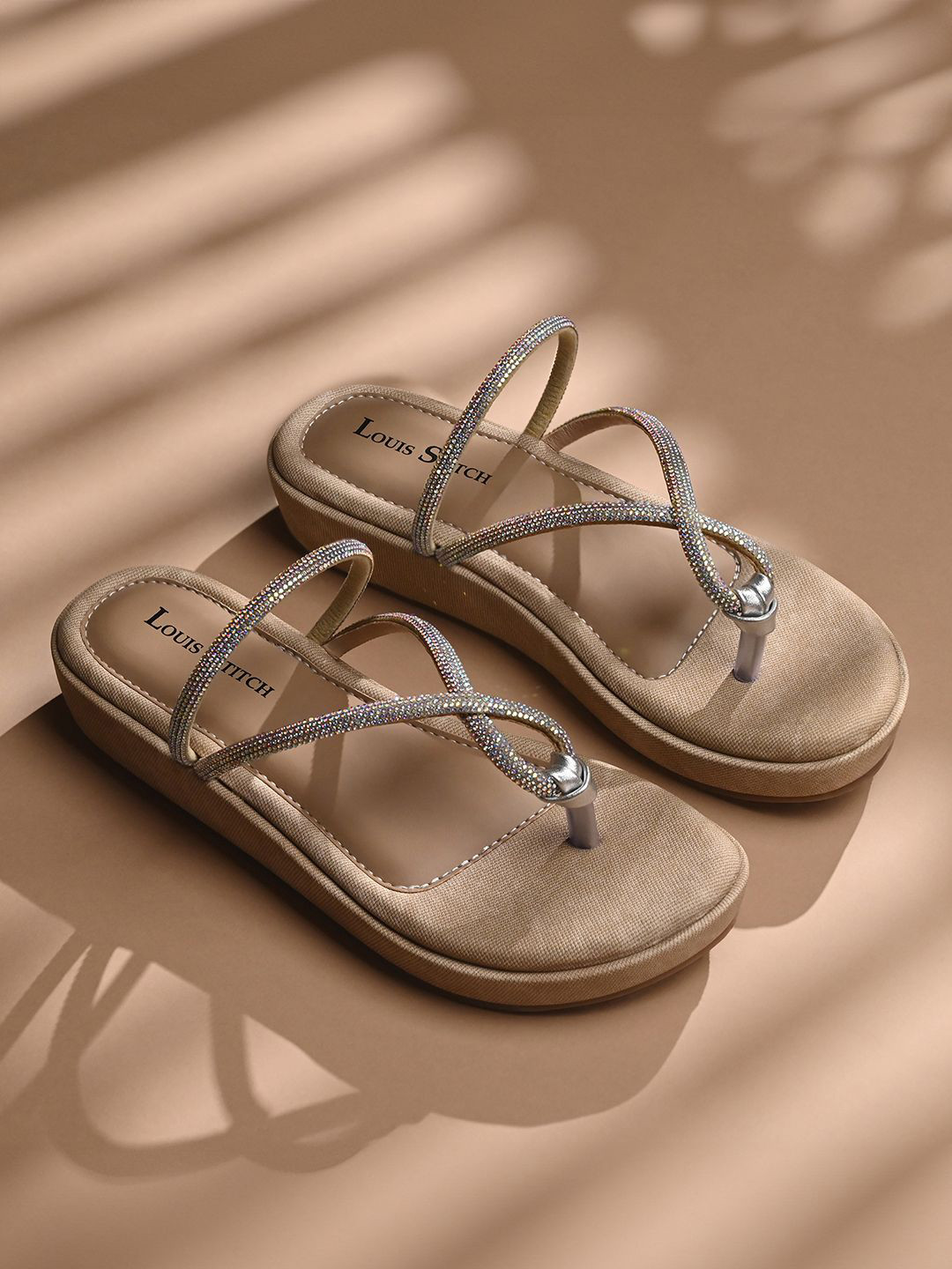 LOUIS STITCH Women Embellished Slip On T Strap Lightweight Platform Sandals