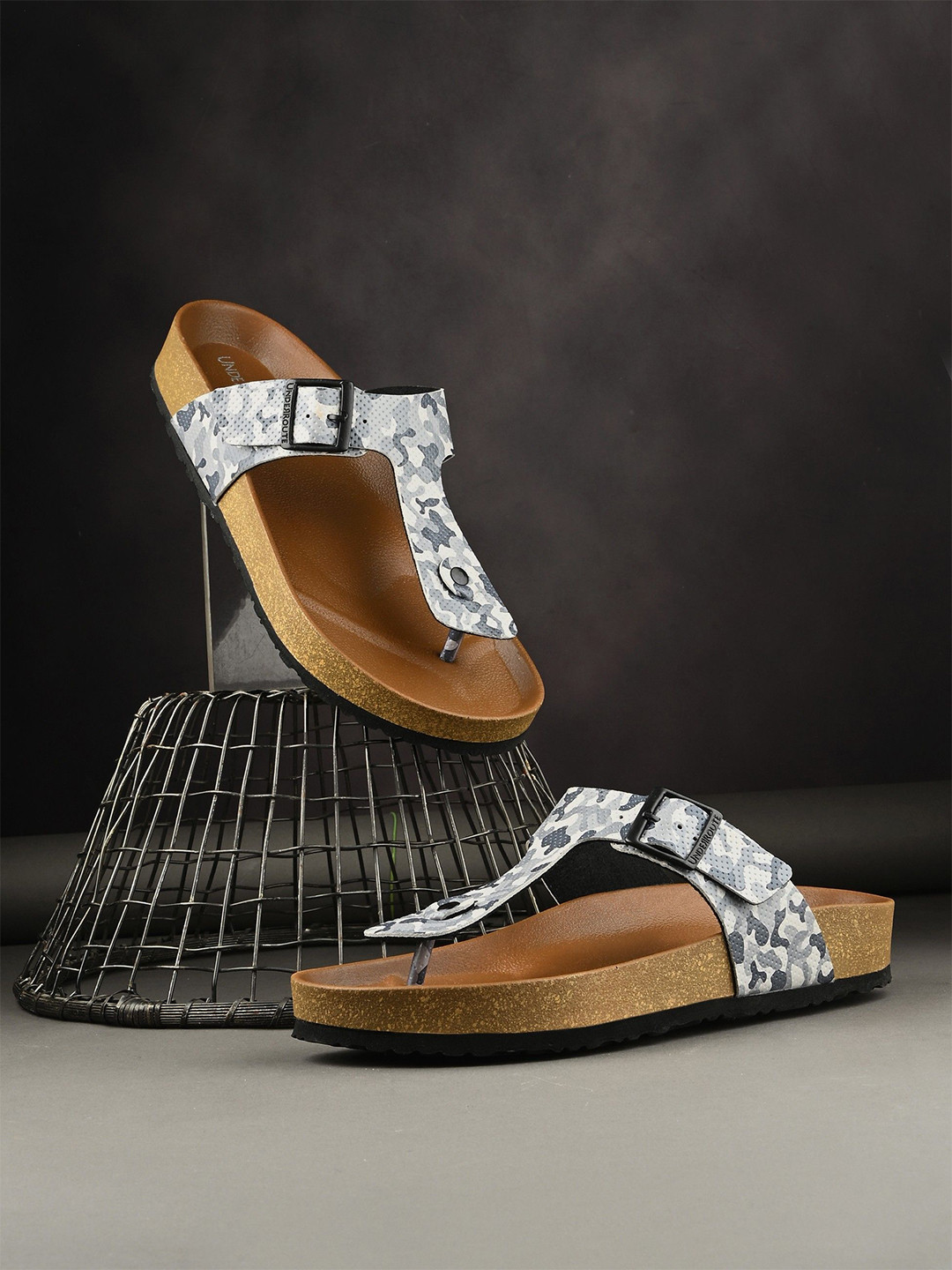 UNDERROUTE Men Comfort Sandals