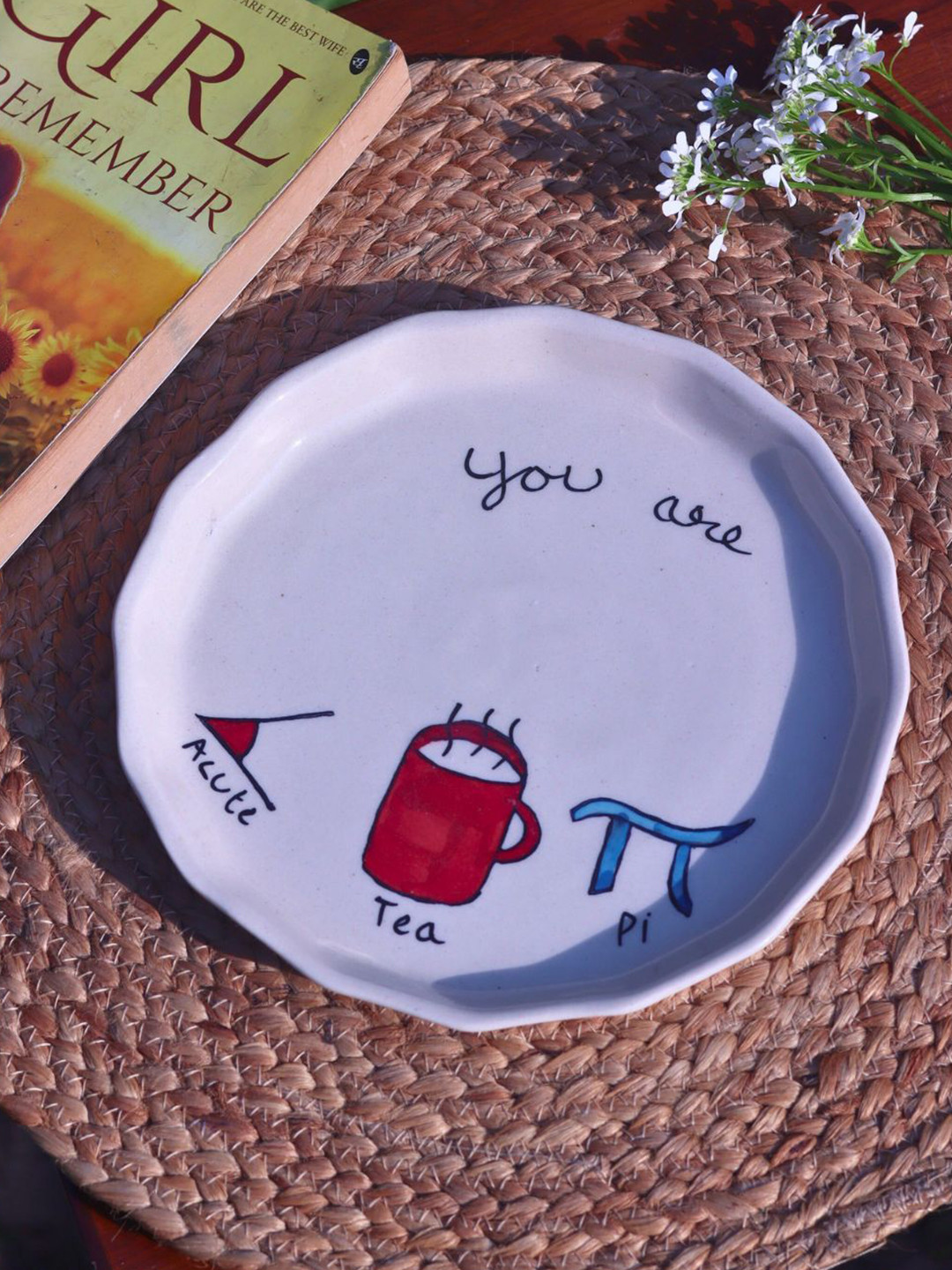 WEAVING HOMES White & Red Printed Glossy Ceramic Cutie Pie Plate