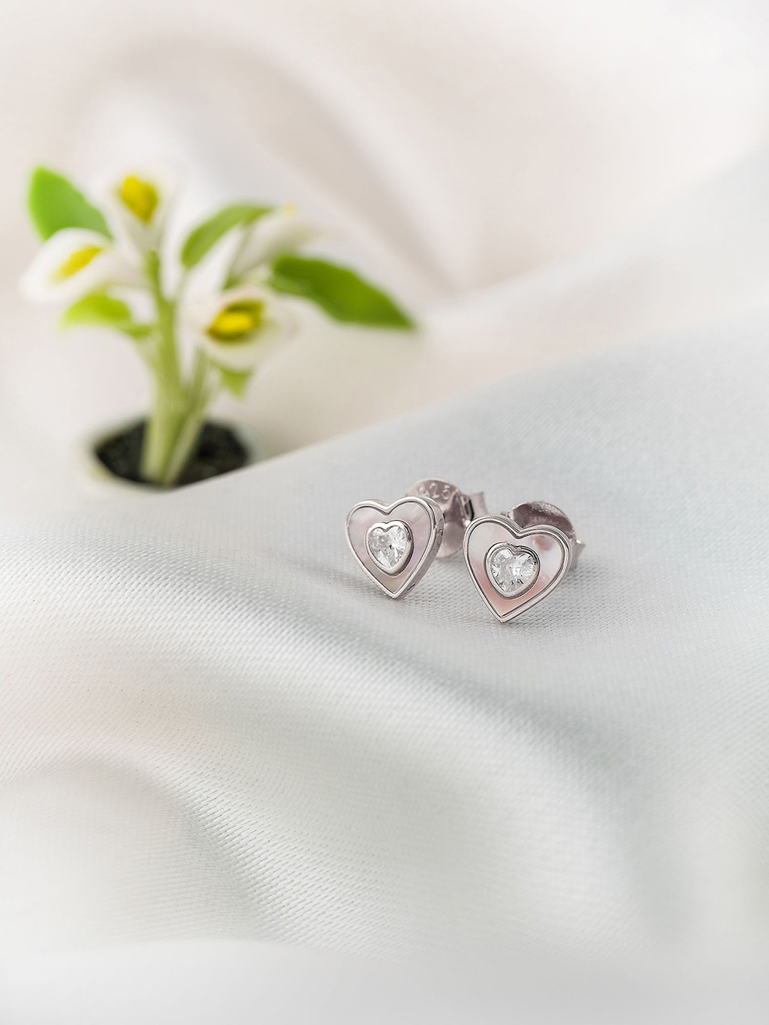 SILBERRY 925 Sterling Silver Rhodium-Plated CZ Studded Shiny Heart Studs