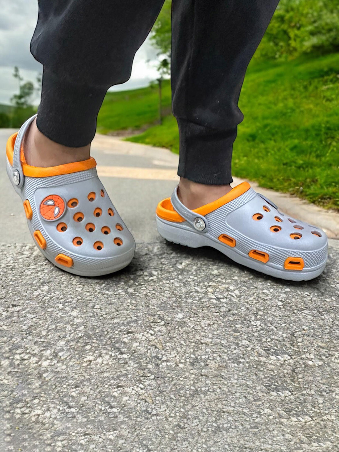 TRZ Unisex Kids Rubber Clogs