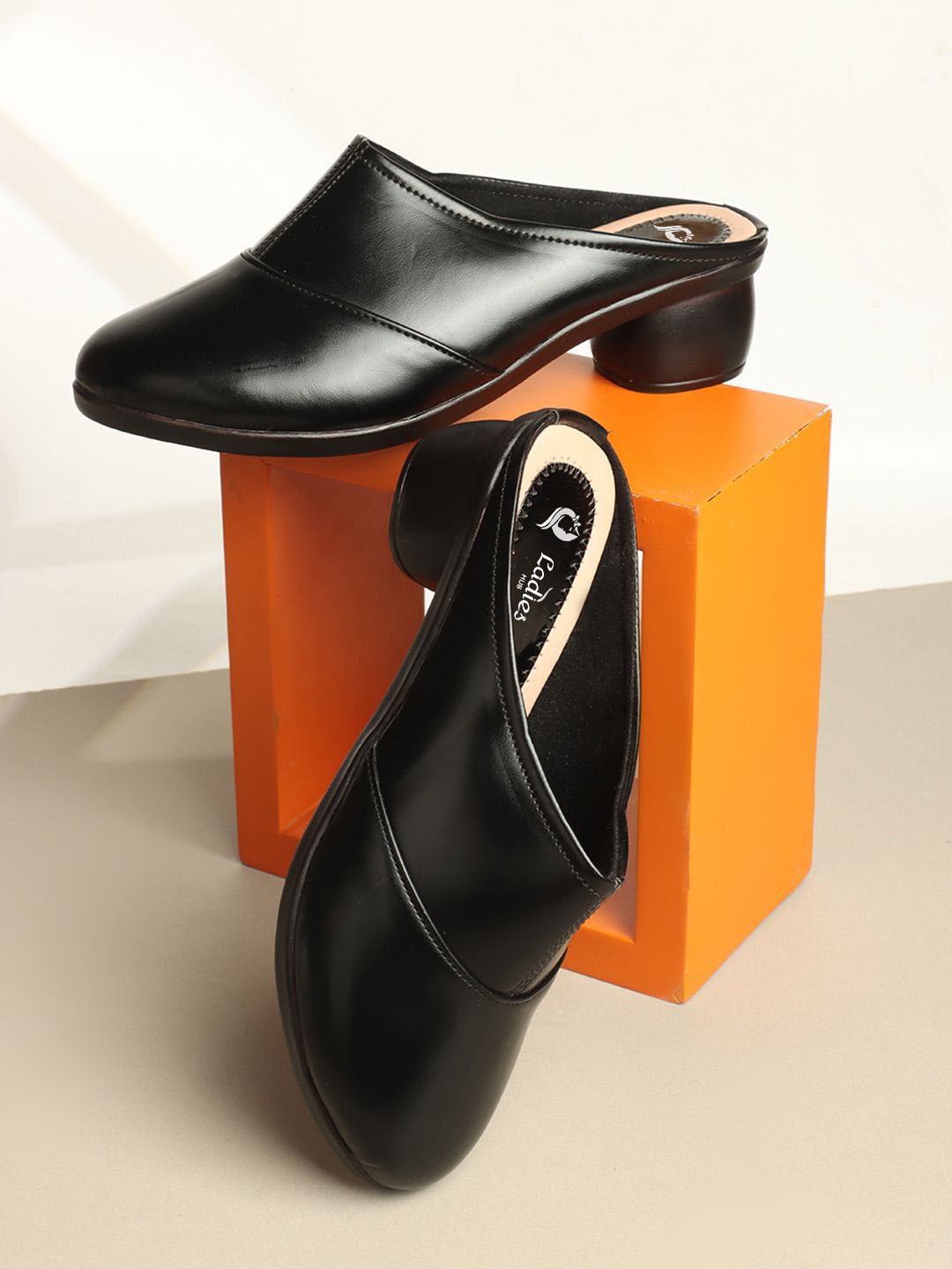 Ladies Hub Textured Block Mules