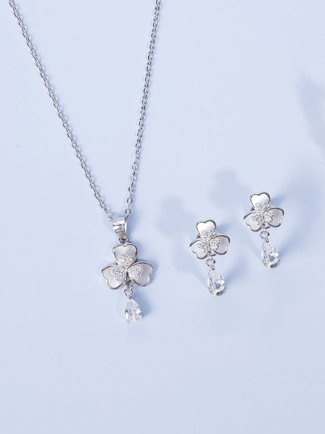 GLYTERS Sterling Silver Rhodium-Plated Stone Studded & Beaded Blossom Grace Jewellery Set