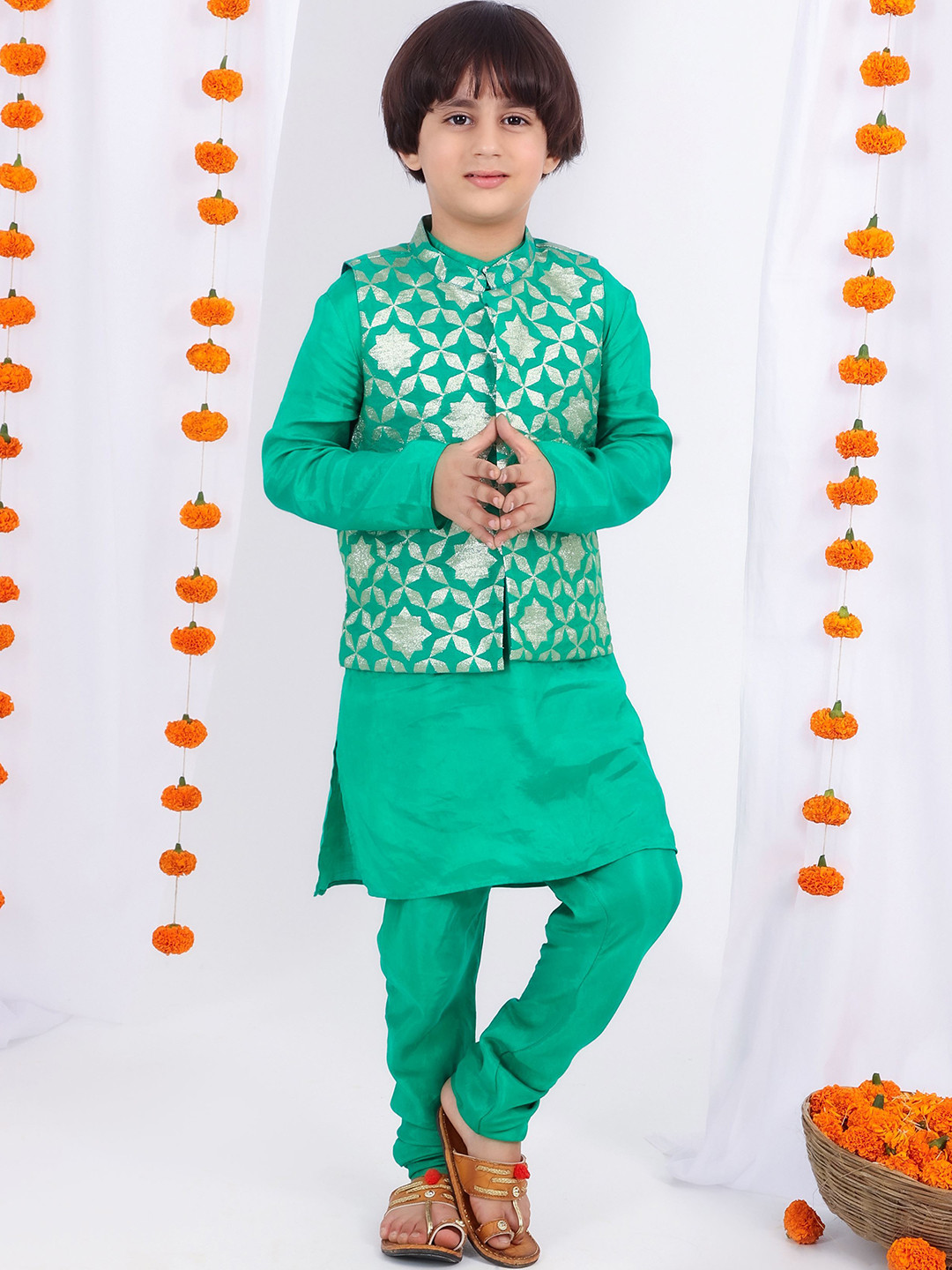 MASTARANG Boys Mastarang Green Kurta Set In Brocade With Mandarin Neck And Full Sleeves