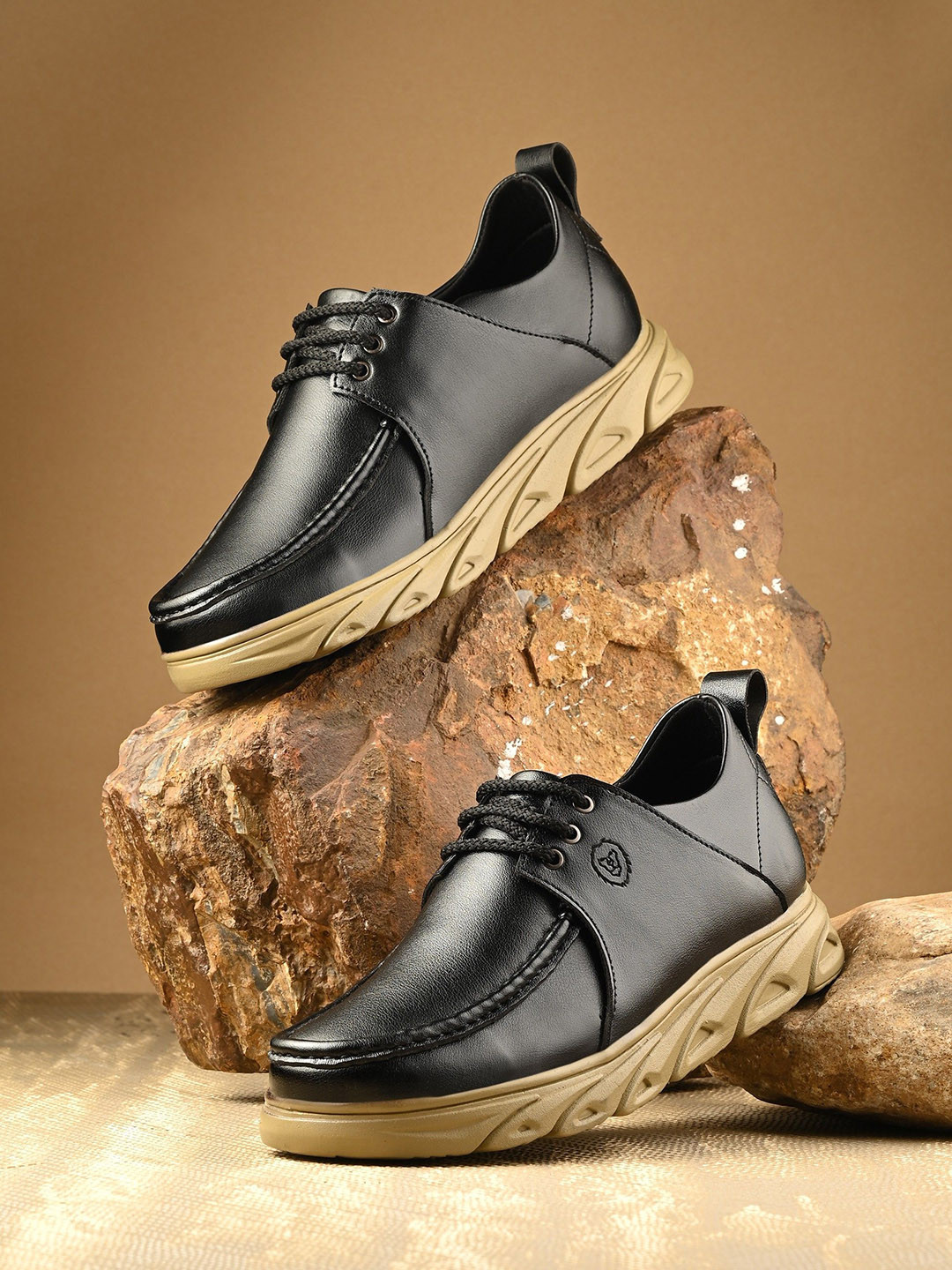 KASTAVA Men Sneakers