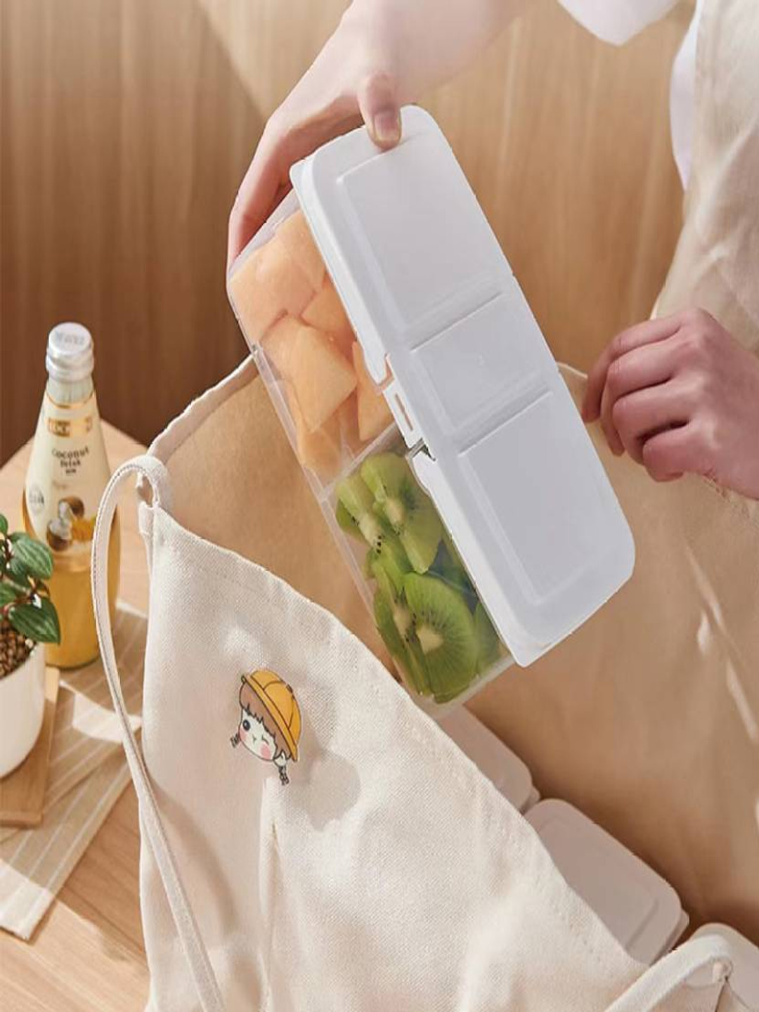 Hashone Transparent Plastic Easy To Clean Clip-On Fridge Container-1.5L