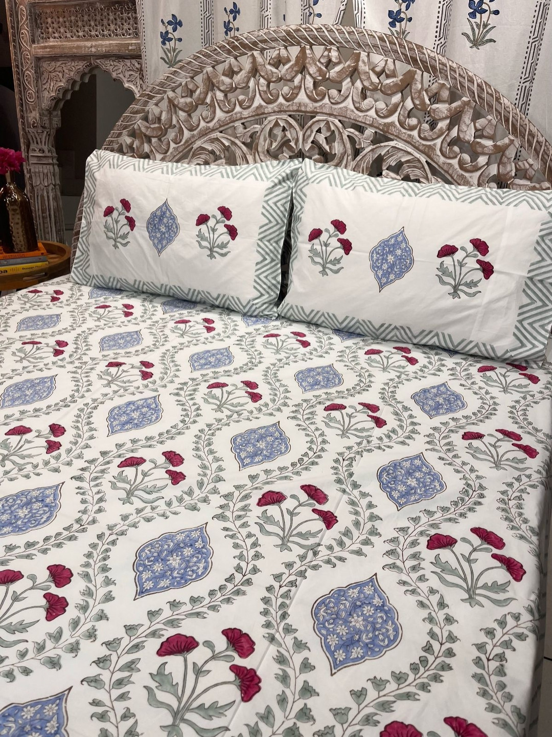 The Decor Central White Floral Pure Cotton 300 TC King Fine Bedsheet with 2 Pillow Covers-90 x 108 inches