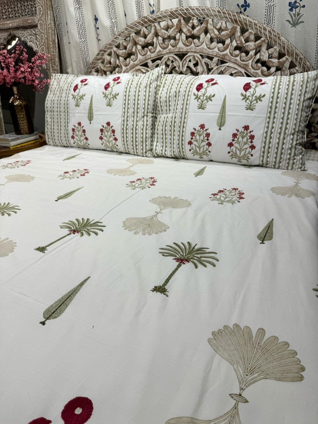 The Decor Central White Floral Pure Cotton 300 TC King Fine Bedsheet with 2 Pillow Covers-90 x 108 inches