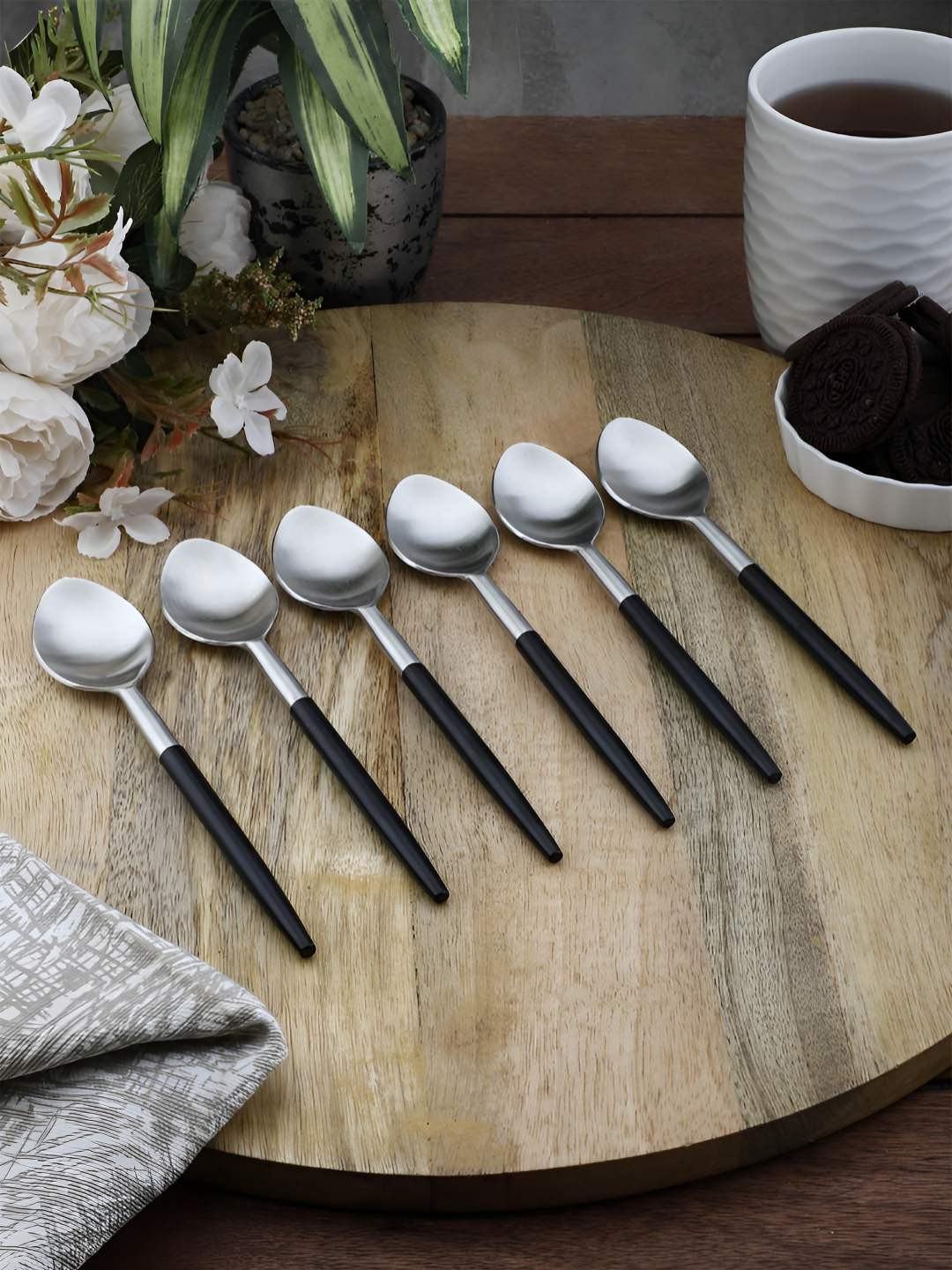 Myntra Elegant Homes Radiant 6 Pieces Silver-Toned And Black Stainless Steel Tea Spoon