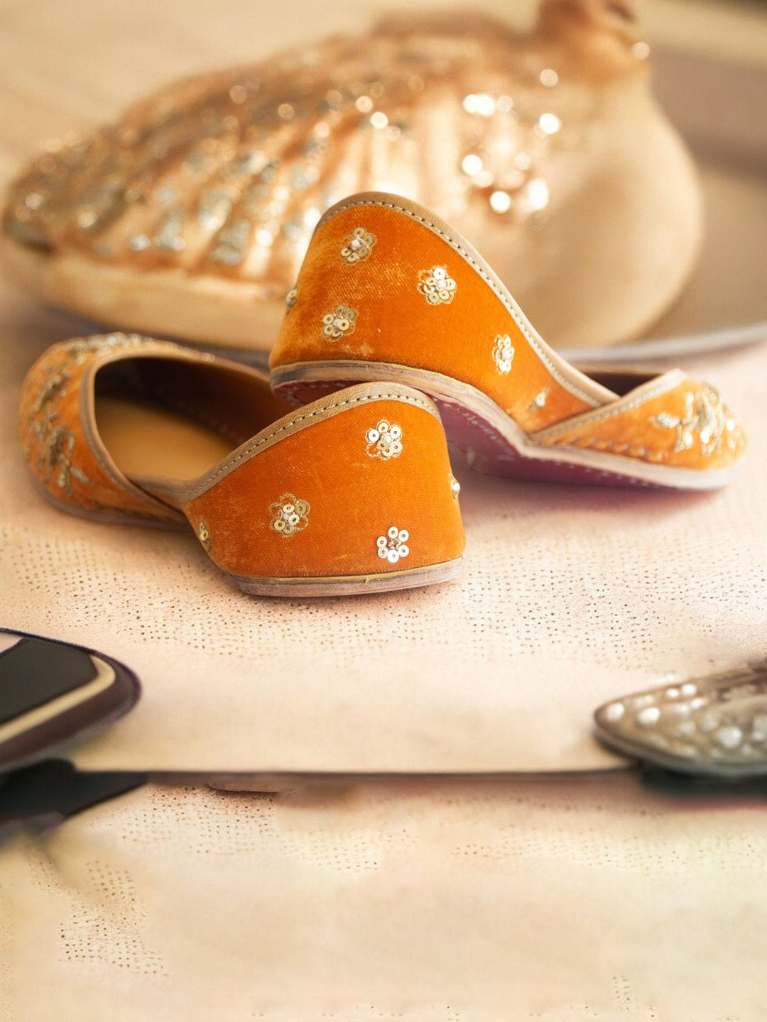 Amaryllis for her Women Stylish Patterned Mojaris