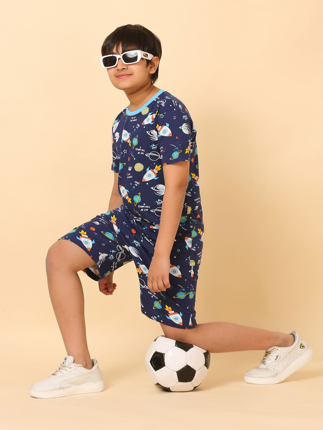 Ninos Dreams Boys Out Of World Printed Round Neck Pure Cotton T-shirt With Shorts