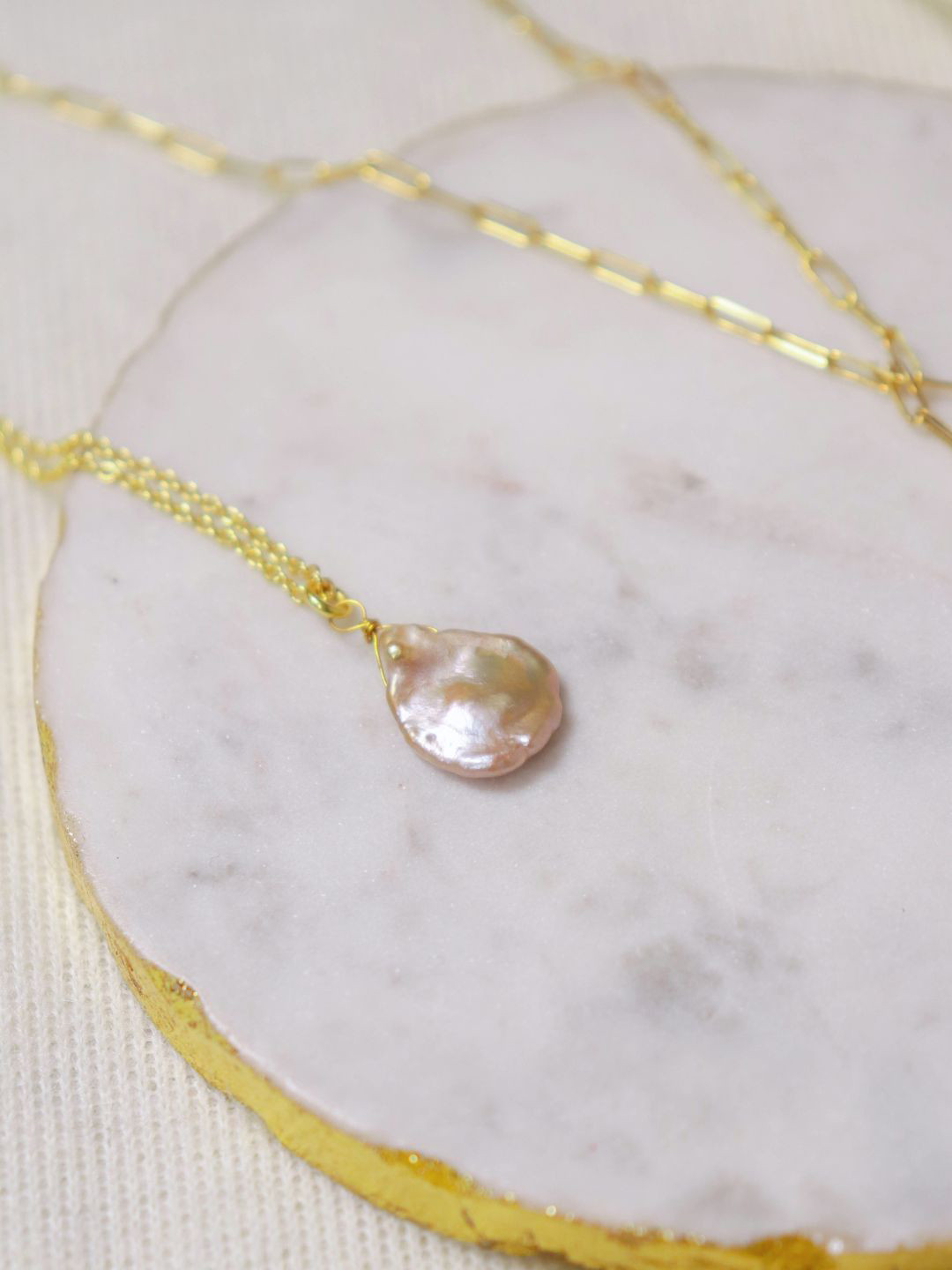 The Ethereal Store Gold-Plated Pearls Minimal Chain