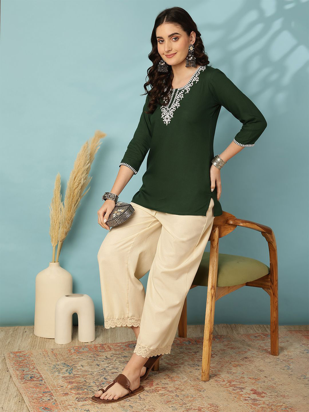 NISHABD Women Embroidered Straight Kurti