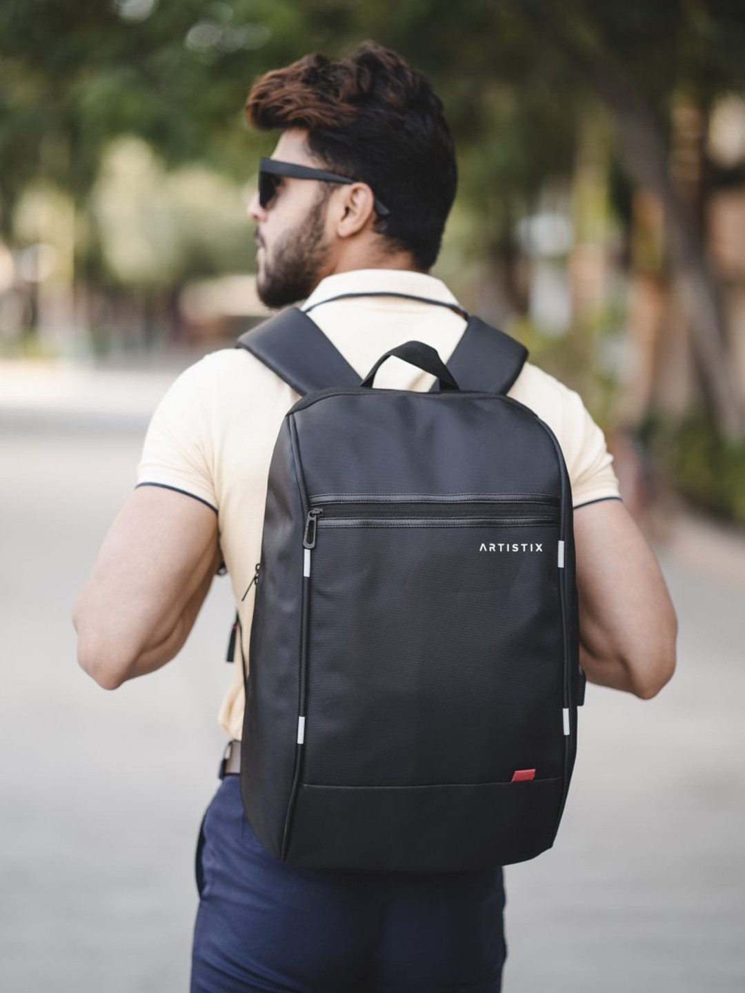 Artistix Unisex Ergonomic Shoulder Straps Laptop Backpack