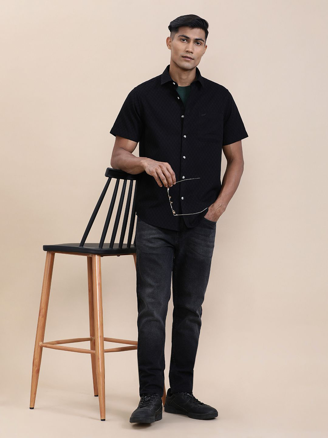 Crocodile Men Geometric Shape Self Design Half Sleeve Shirt