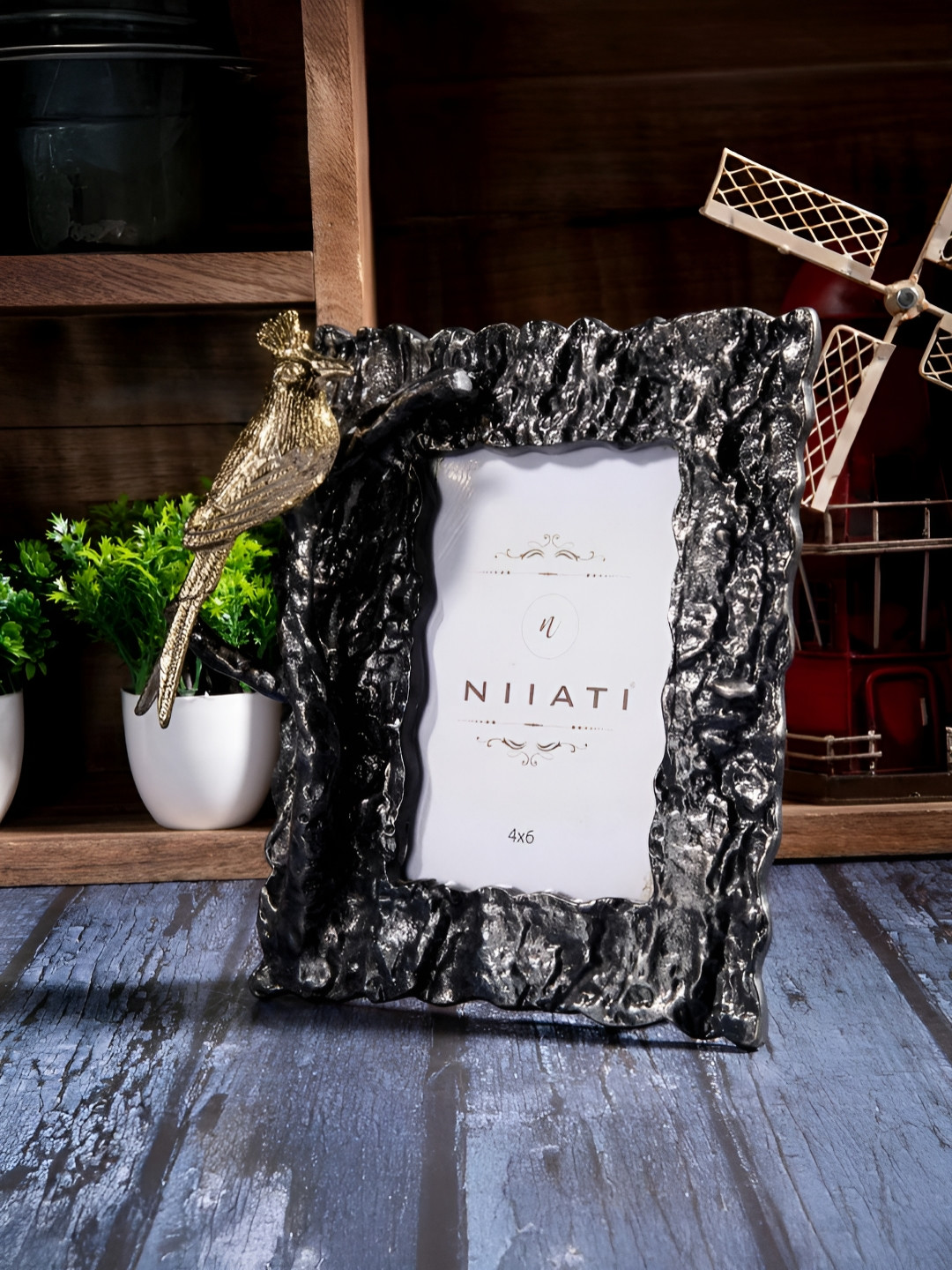 giBOX Black And Gold-Toned Forest Bird Stand Table Photo Frames