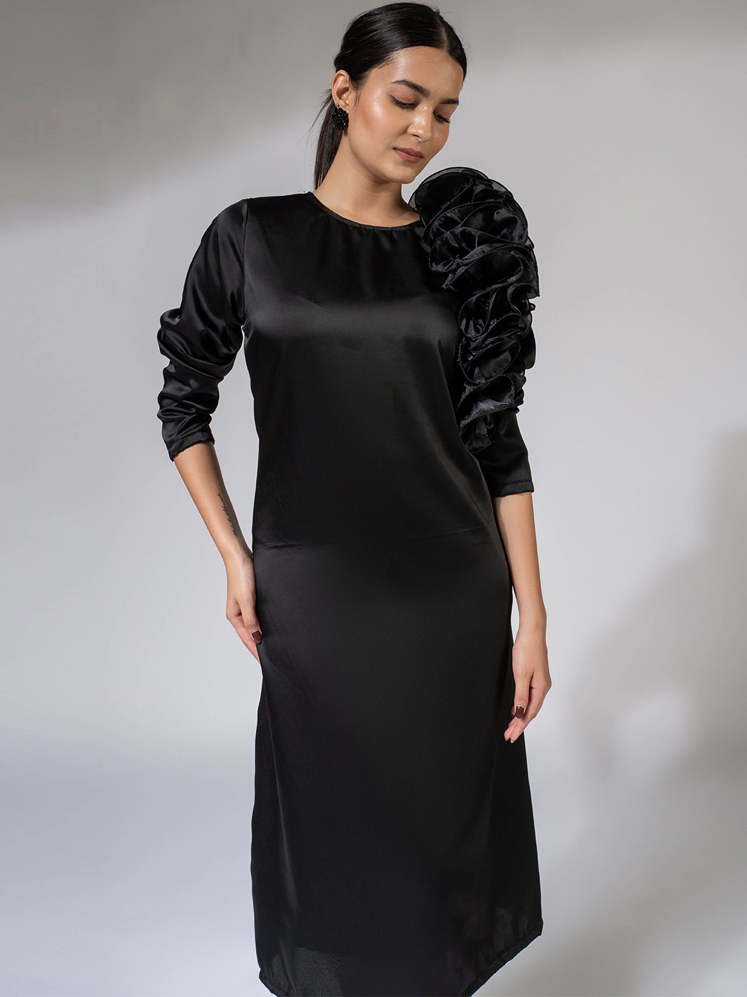 WEAVING CULT Black Blair Ruffle Detailing Midi Dress