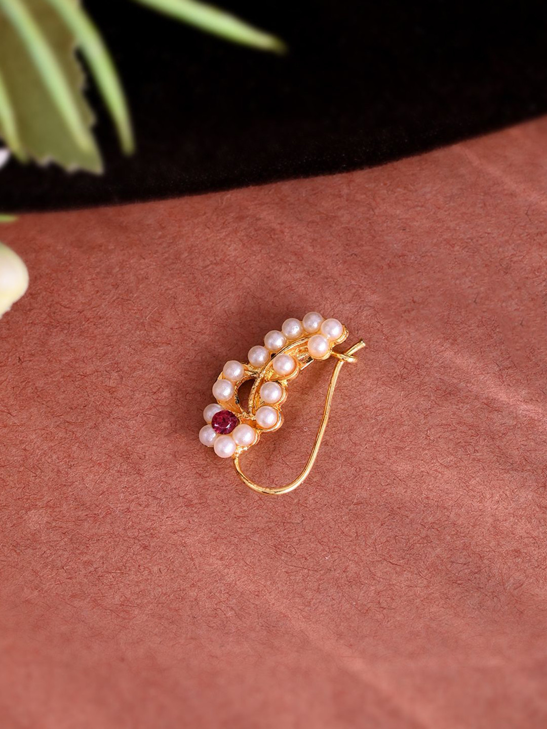 Silvermerc Designs Gold-Plated Pearls Stud Nosepin