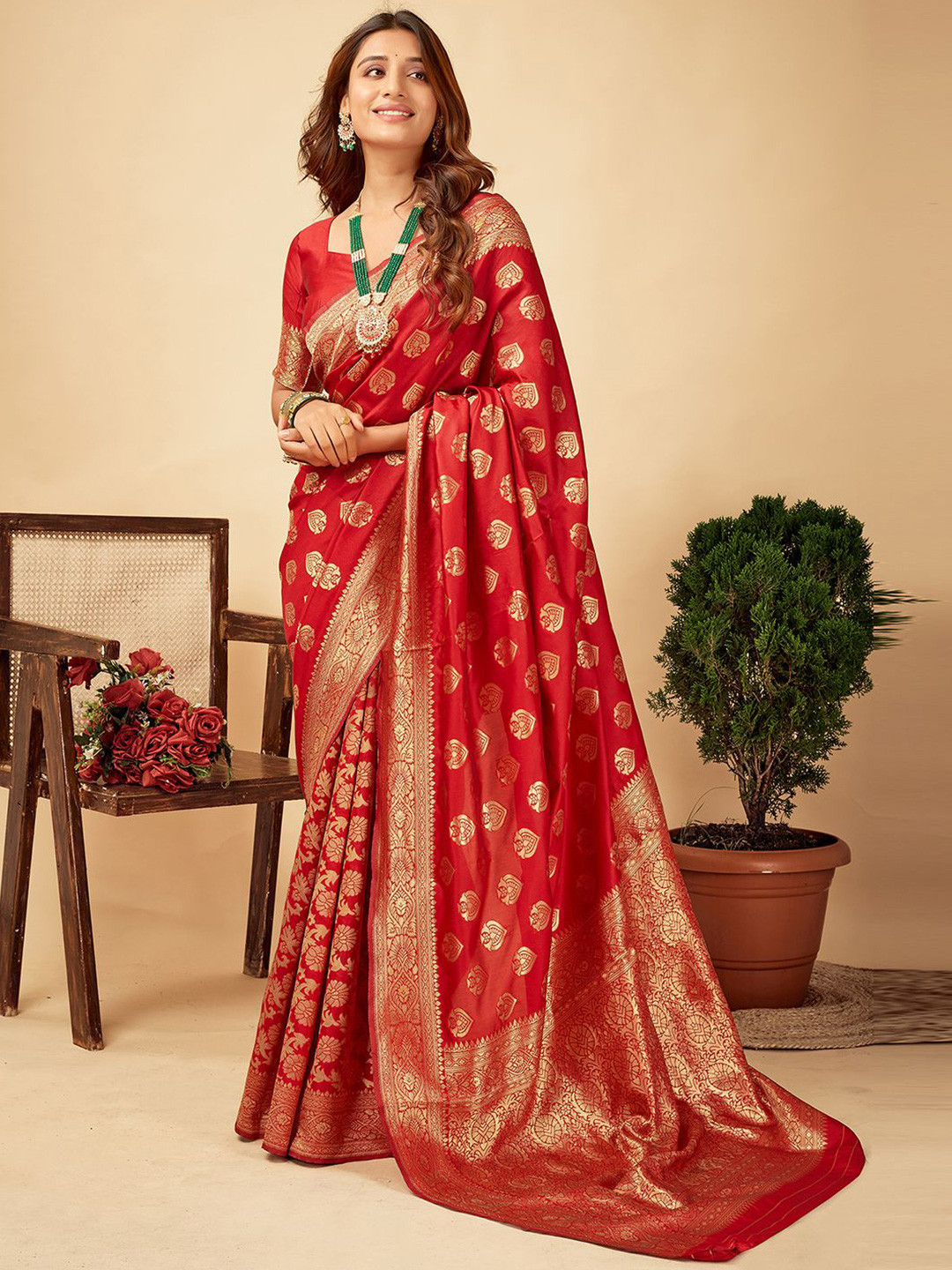 HERE&NOW Woven Design Zari Banarasi Saree