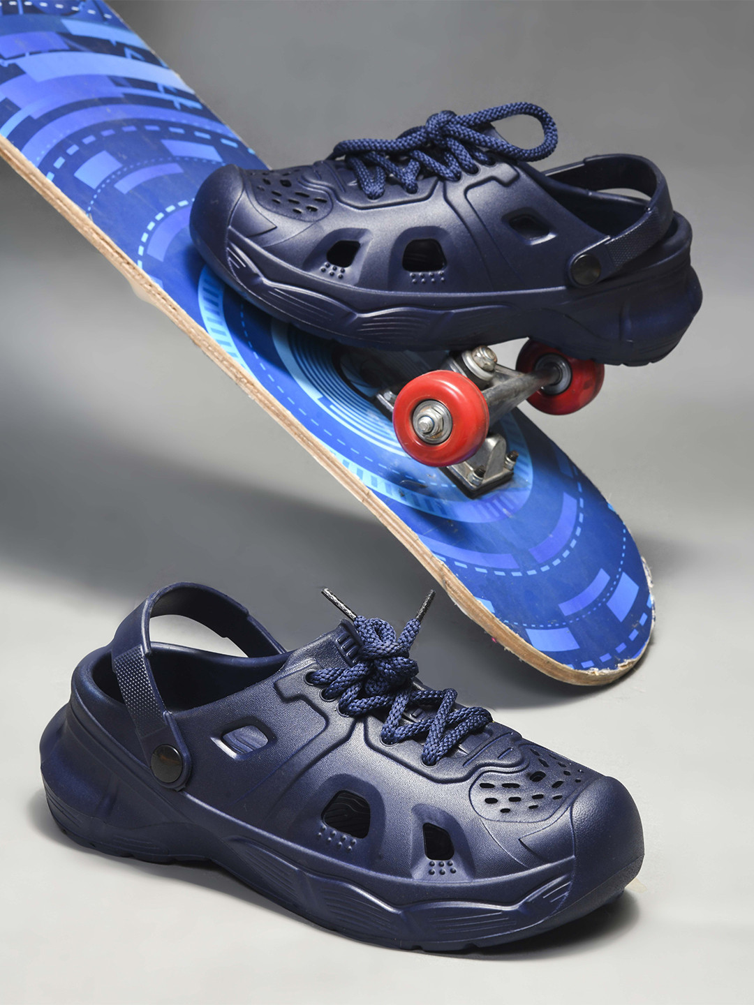 HRX by Hrithik Roshan Men Lace Up Clogs