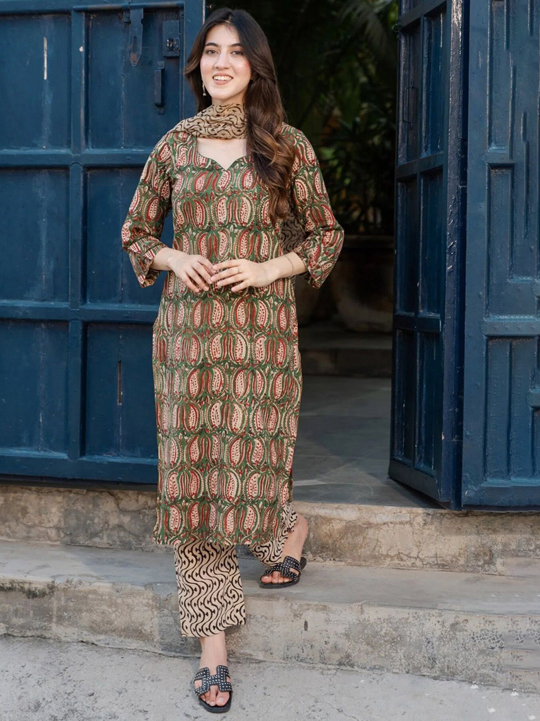 BAESD Indica Ethnic Motifs Printed Notch Neck Straight Kurta With Trouser And Dupatta