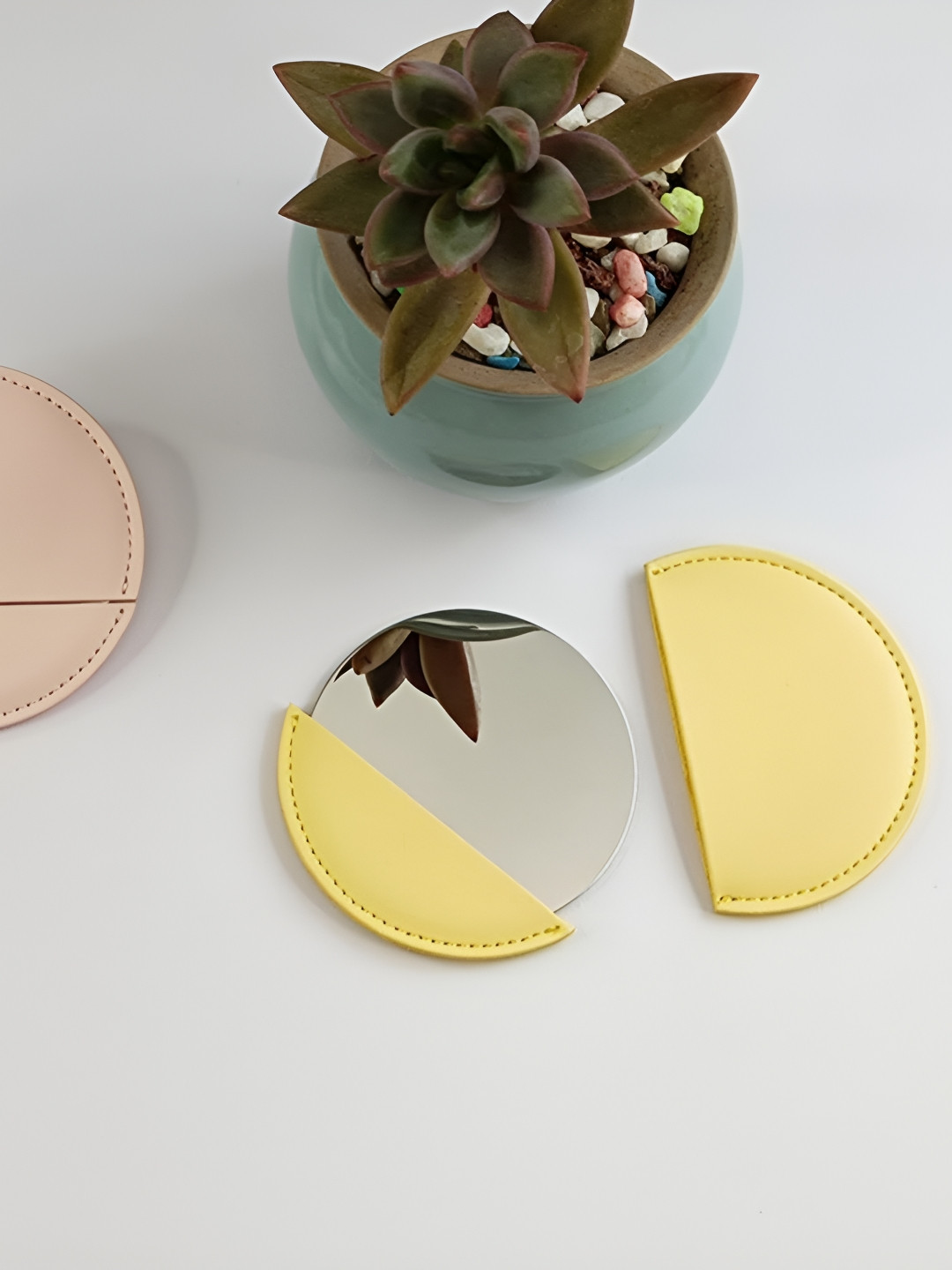 Baskety Pink Round Shaped Compact Hand Mirror