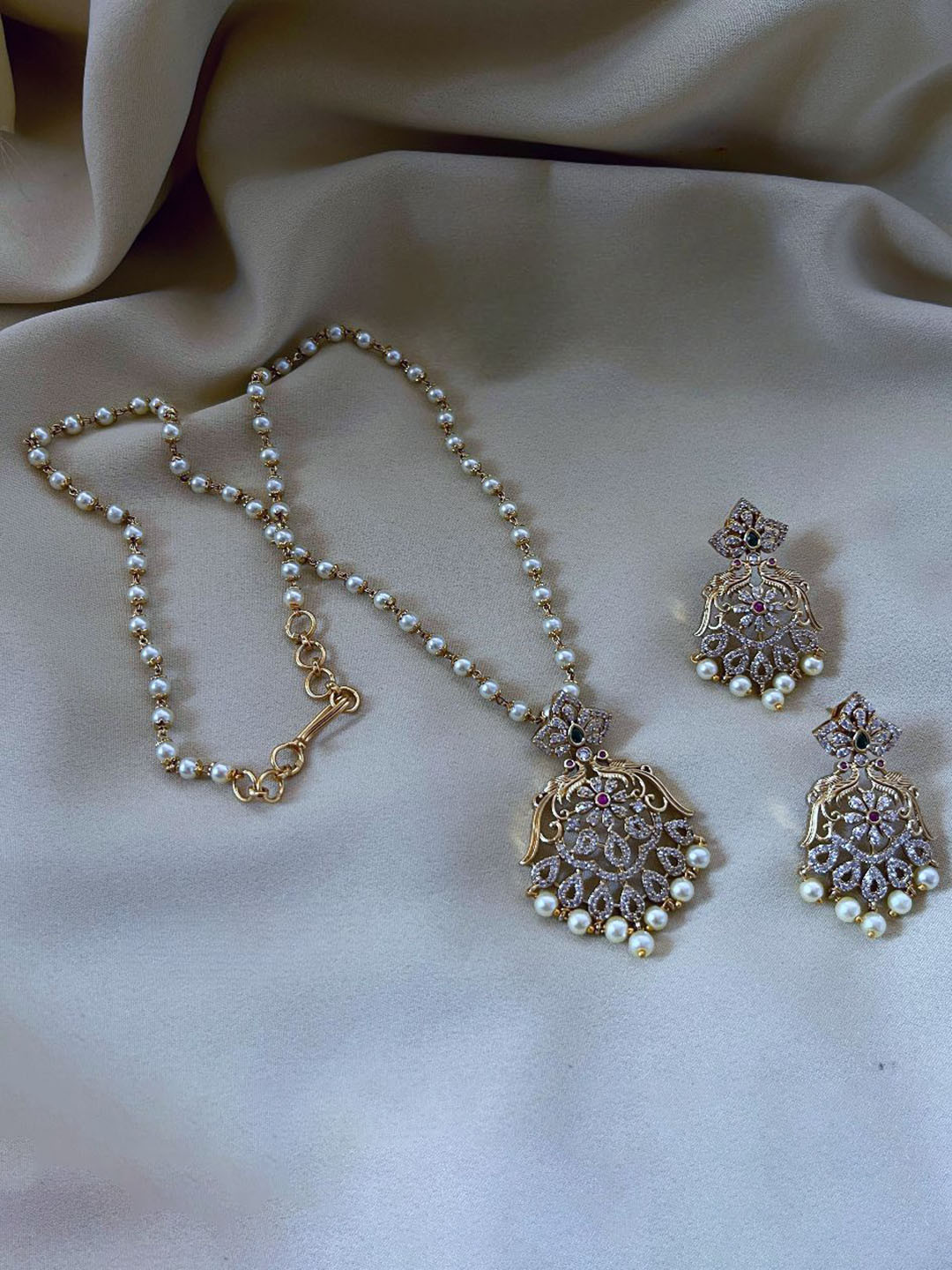 ROFARWORD Gold-Plated Cubic Zirconia Studded & Beaded Jewellery Set