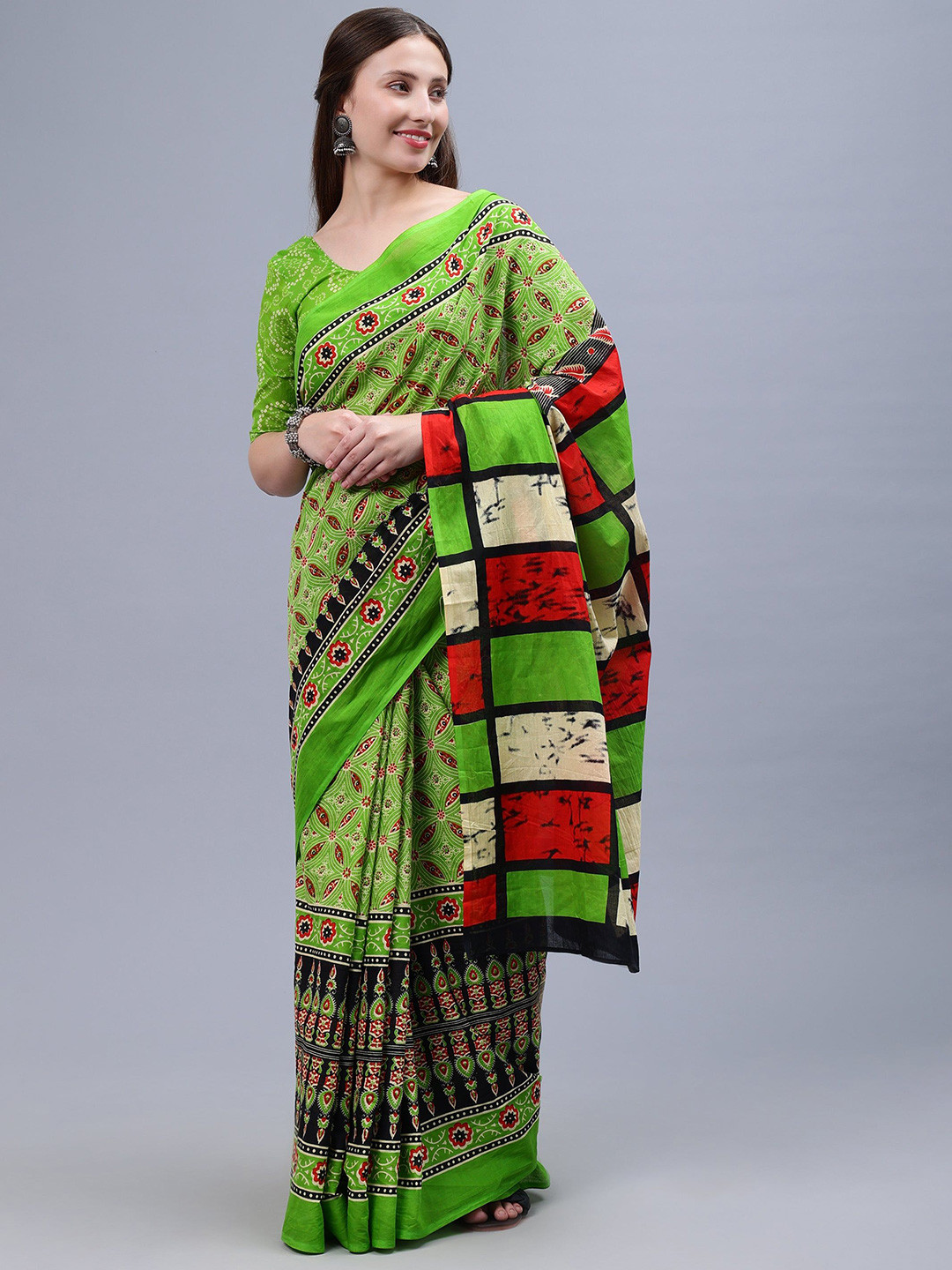 THE VASILIKI Green Printed Malmal Cotton Saree