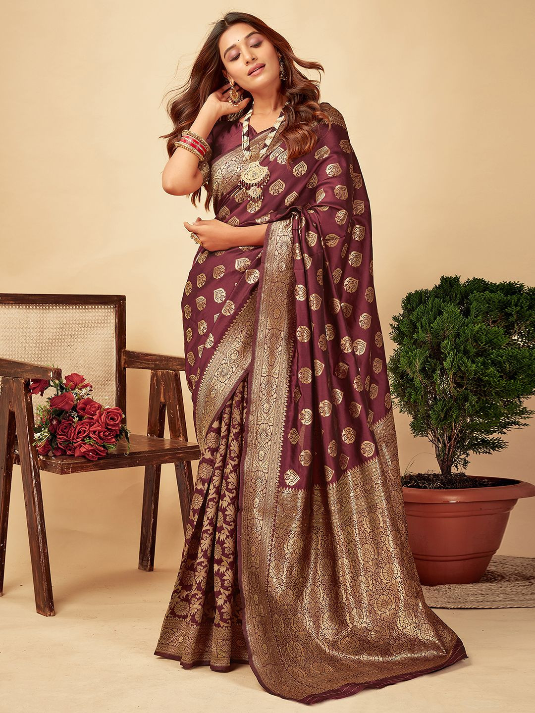 HERE&NOW Woven Design Zari Work Banarasi Saree