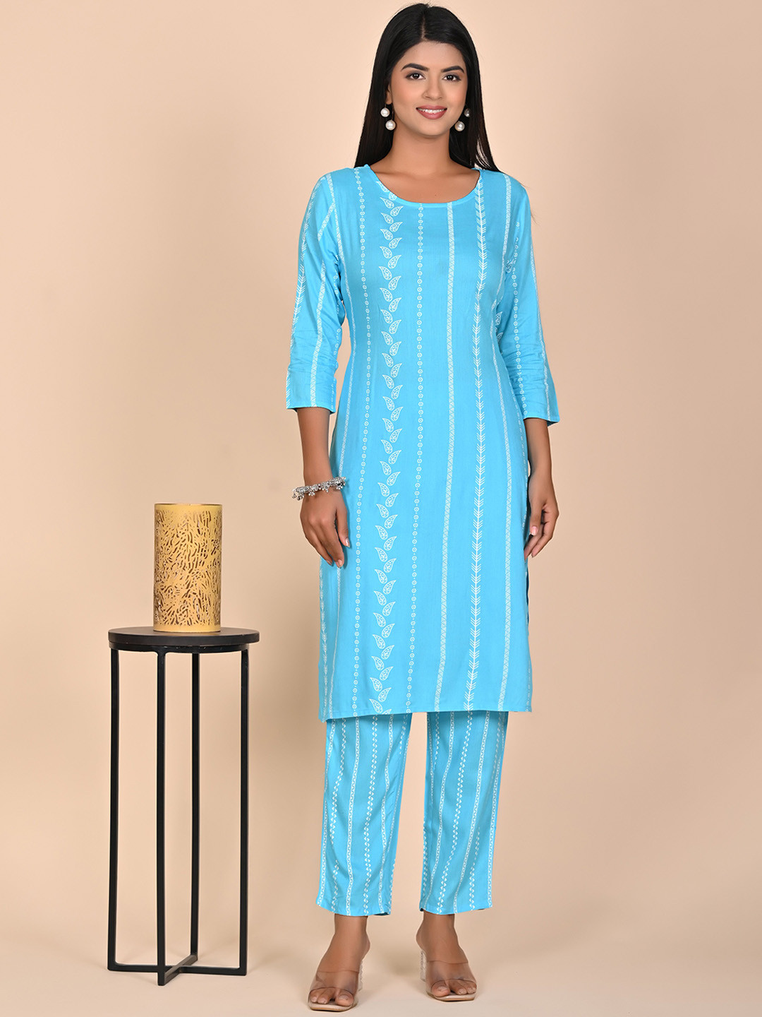 Rashmi Shree Creation Geometric Printed Round Neck Straight Kurta With Trousers