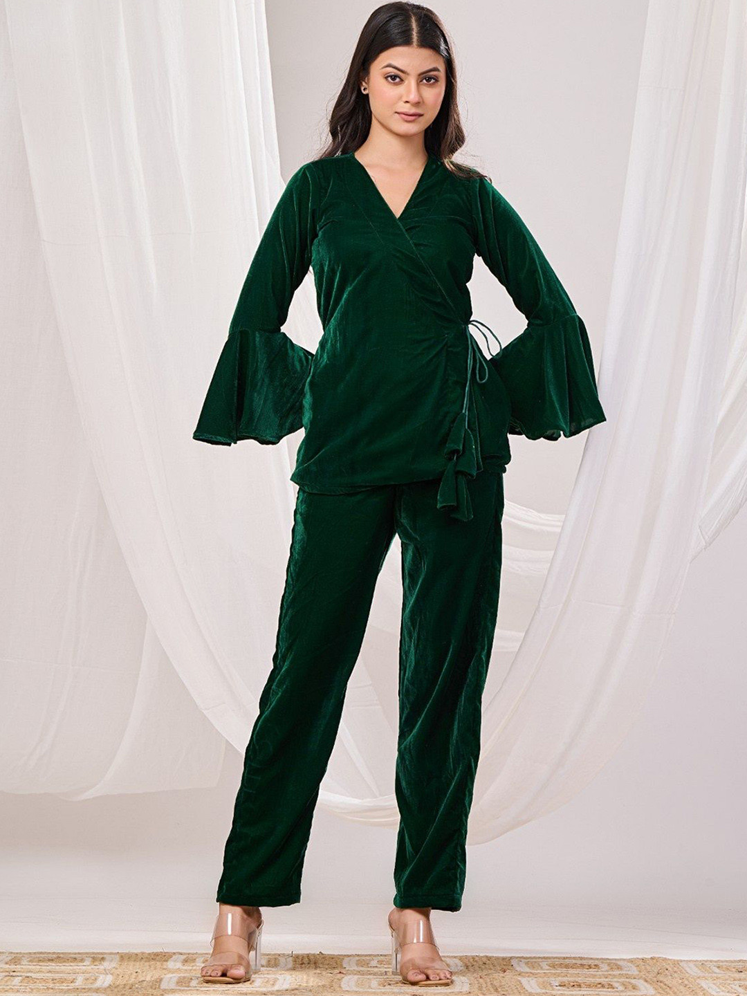 Futra Gabha V-Neck Bell Sleeves Velvet Top With Trousers