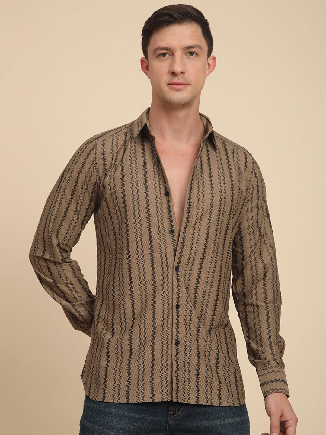 Voroxy Men Relaxed Opaque Striped Casual Shirt