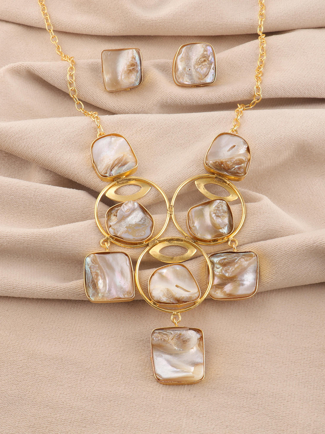 Ozanoo Gold-Plated Mother Of Pearls Jewellery Set