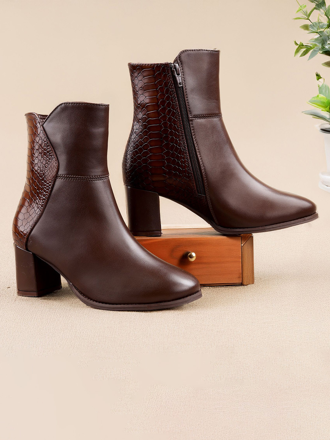 Bxxy Women Classic Faux Leather Crocodile Textured Zipper Ankle Boots