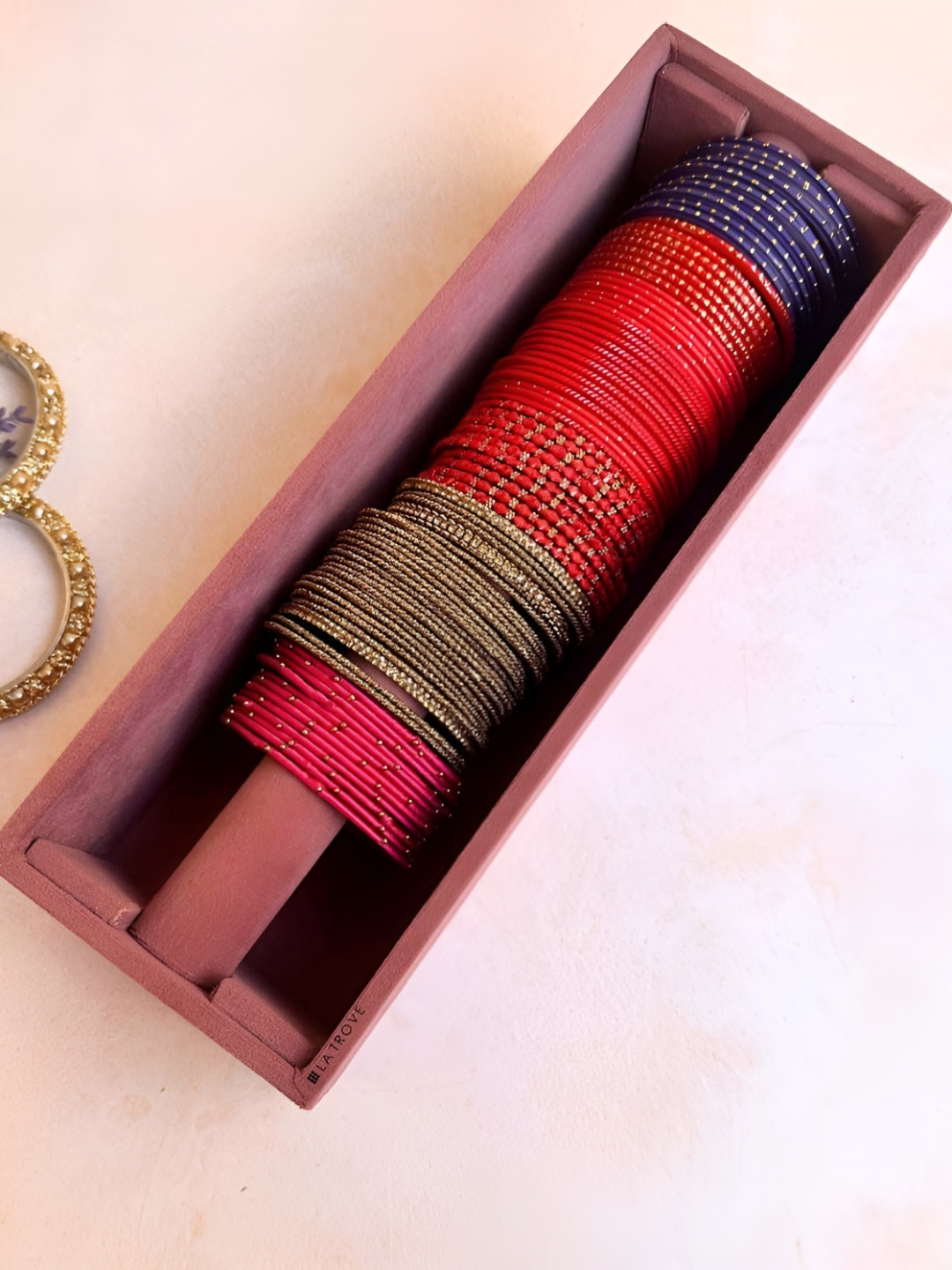 La Trove 1 Rod Darkpink Velvet Bangle Organizer Tray