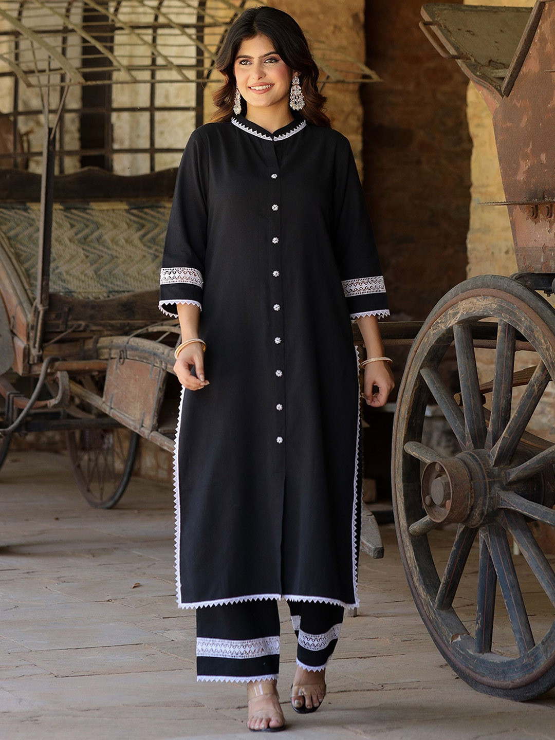 HOUSE OF MORA Lace Work Mandarin Collar Straight Kurta With Palazzos
