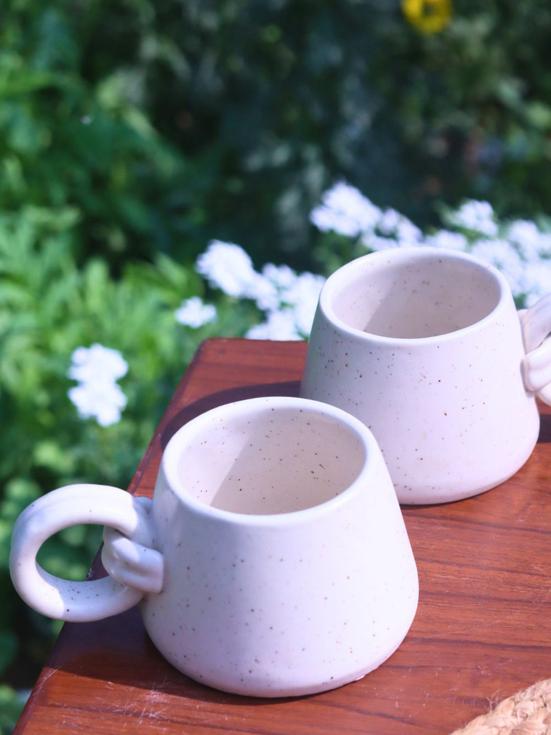 WEAVING HOMES White & Black 2 Pieces Ceramic Glossy Knotted Handle Mugs-200 ml Each